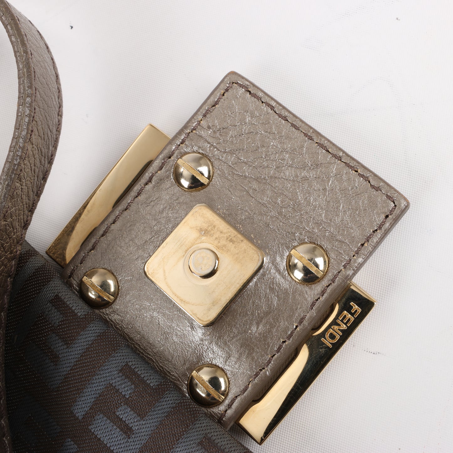 FENDI Zucchino Mamma Baguette Canvas & Leder One Shoulder Tasche in Braun 8BR001