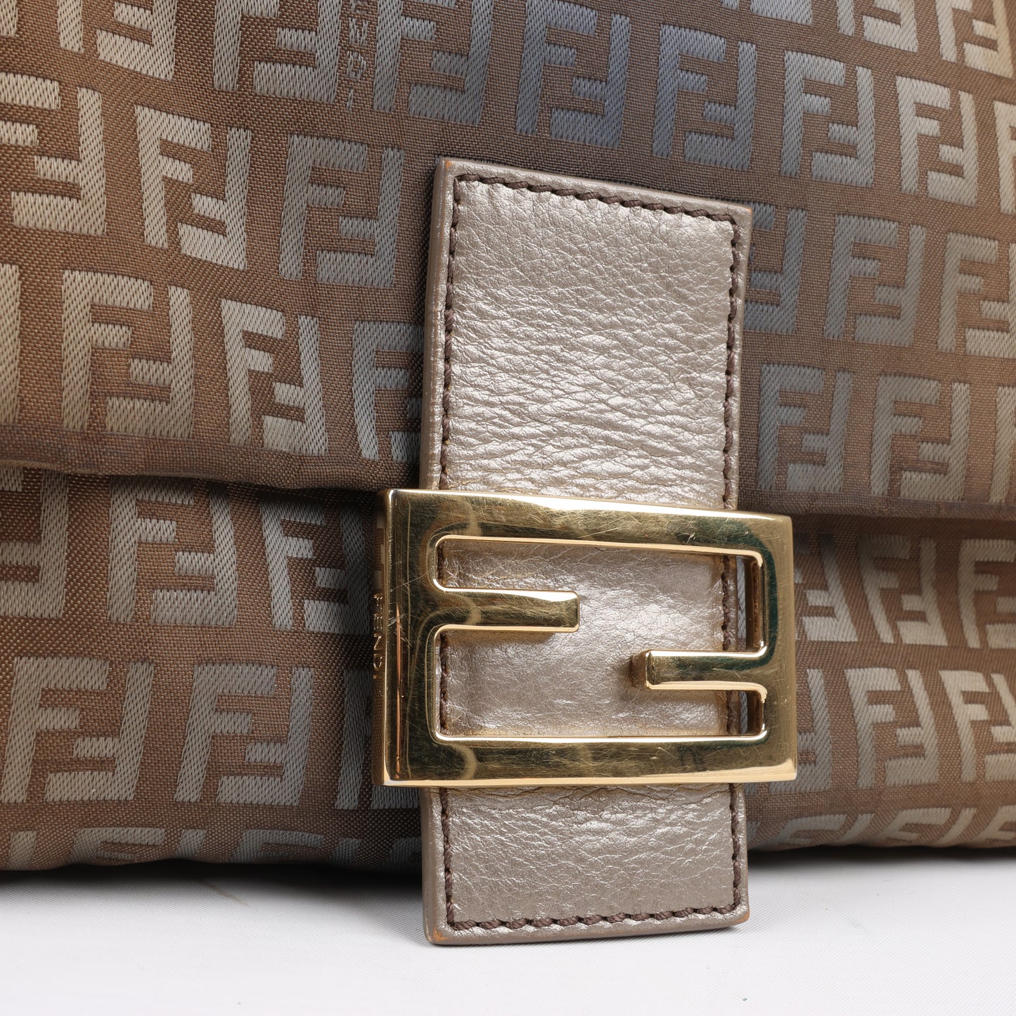 FENDI Zucchino Mamma Baguette Canvas & Leder One Shoulder Tasche in Braun 8BR001