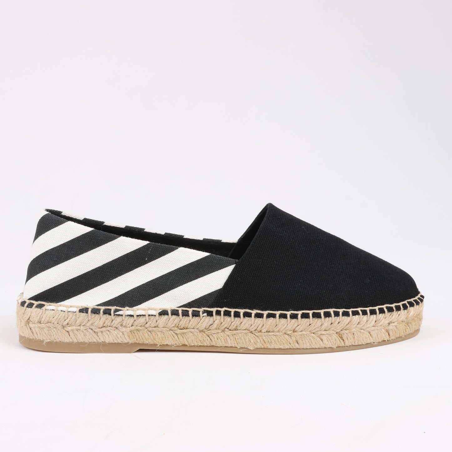 Espadrilles plates OFF-WHITE à rayures diagonales noires et blanches, pointure 37