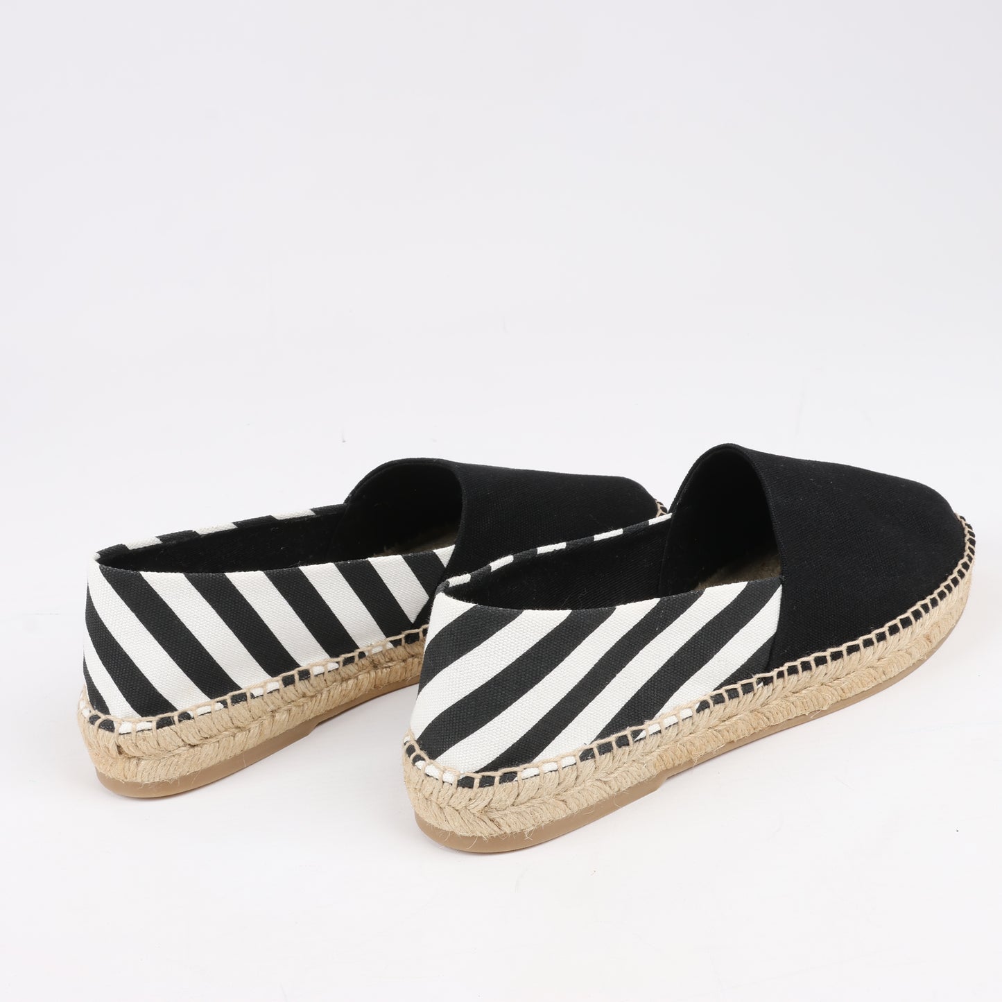 Espadrilles plates OFF-WHITE à rayures diagonales noires et blanches, pointure 37