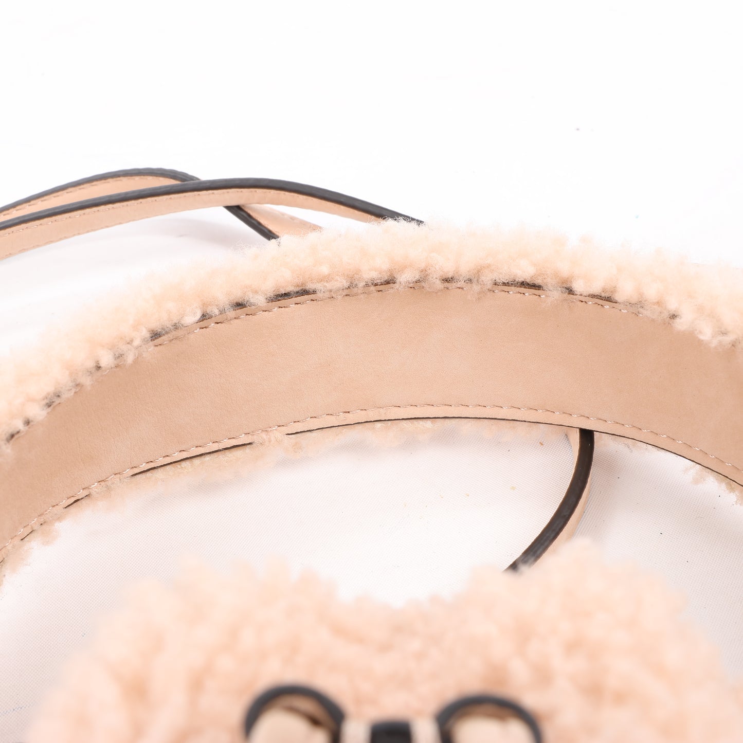 Fendi Mon Tresor Mini Mouton 2Way Umhängetasche in Puderbeige 8BS010