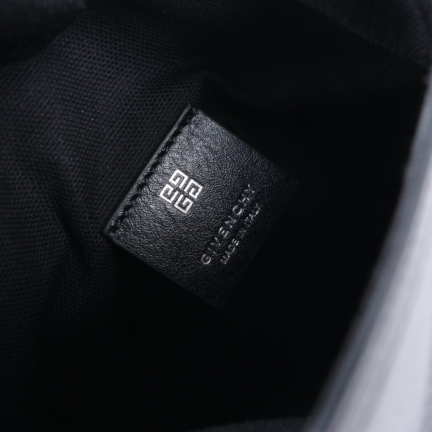 Givenchy „Voyeux“ 2-Wege-Umhängetasche aus schwarzem Leder