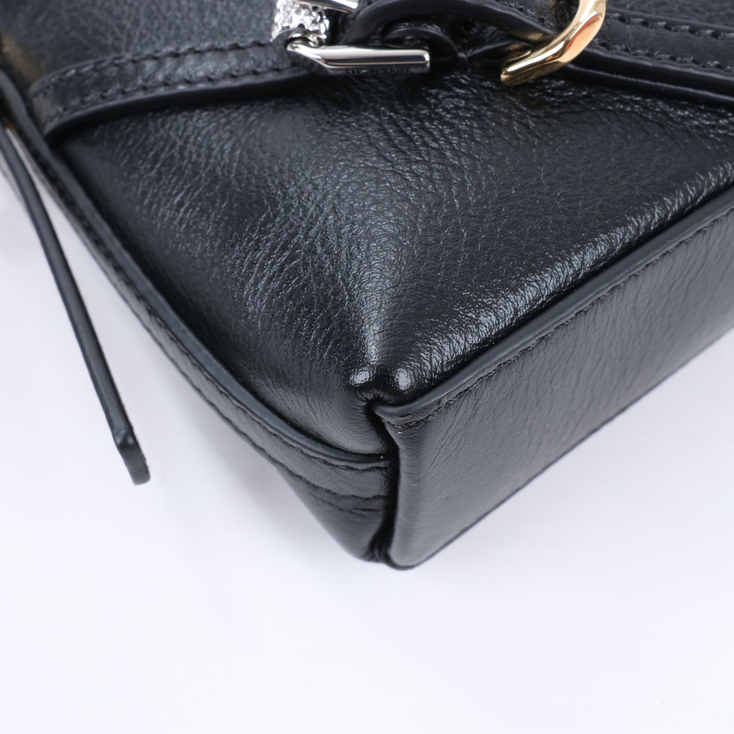 Givenchy „Voyeux“ 2-Wege-Umhängetasche aus schwarzem Leder