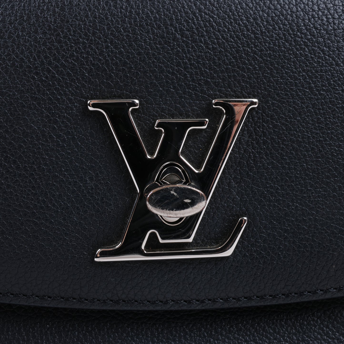 Louis Vuitton LV Logo LockMe Ever BB 2Way Umhängetasche M53937