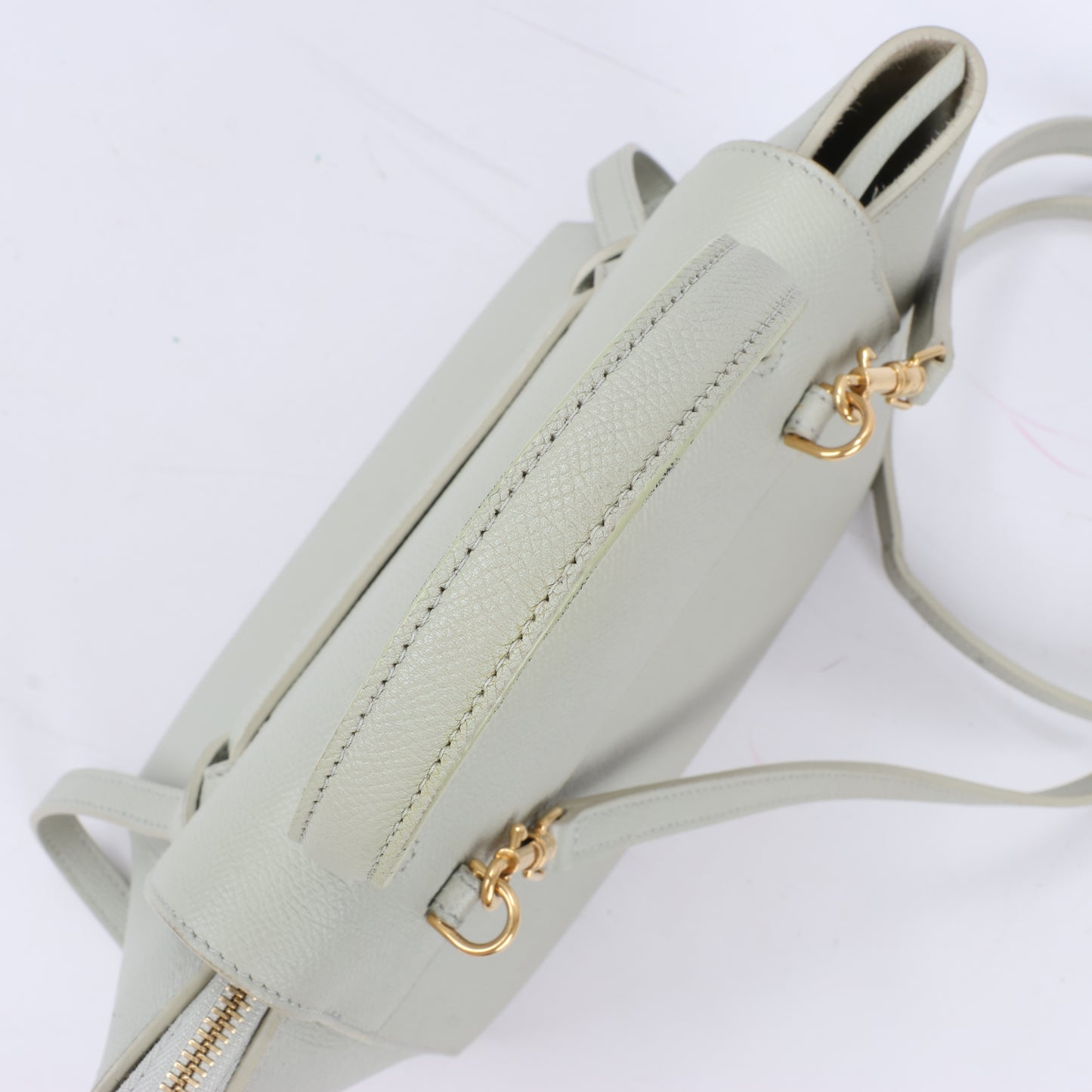 CELINE Gürteltasche aus genarbtem Kalbsleder Nano 2Way Handtasche in Mint