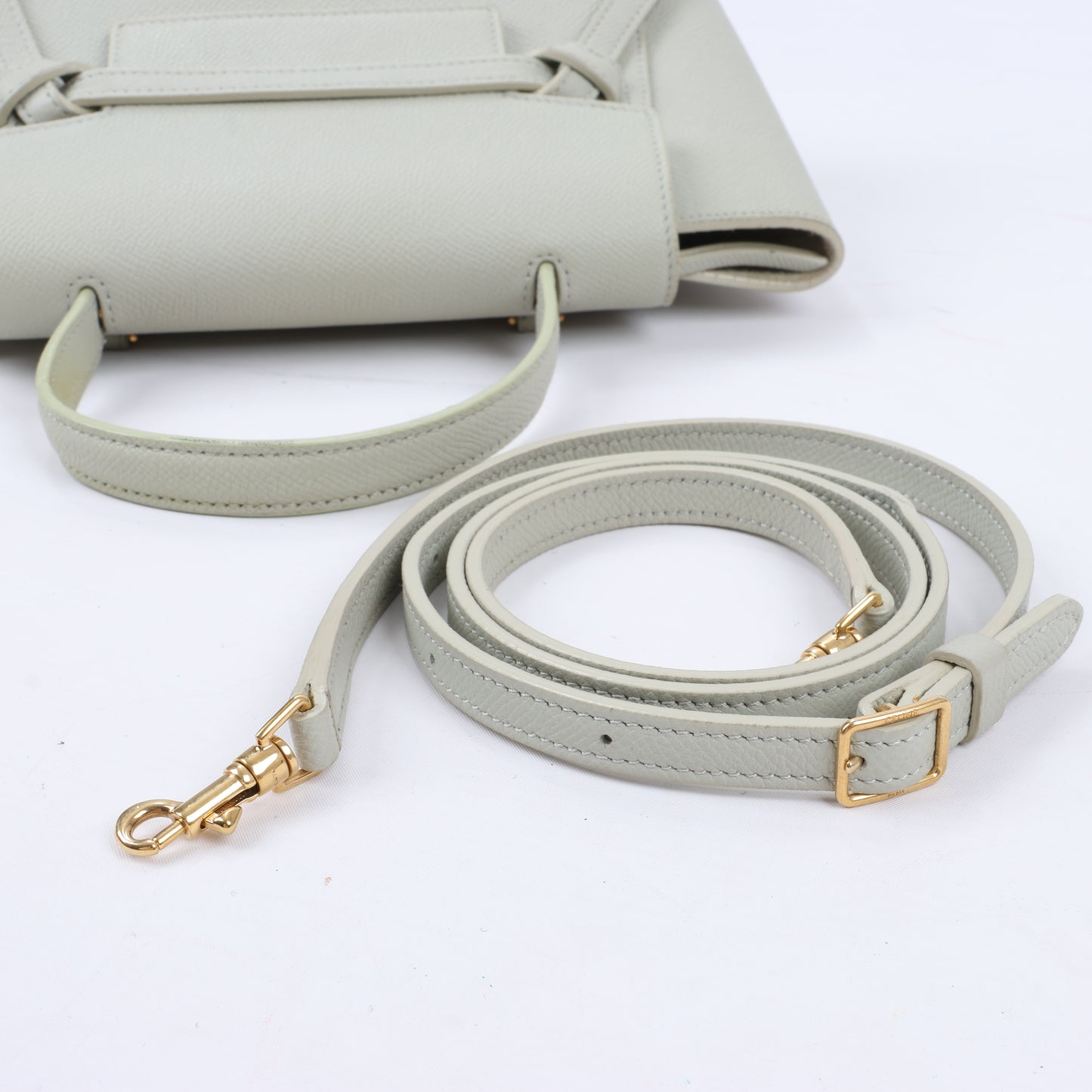 CELINE Gürteltasche aus genarbtem Kalbsleder Nano 2Way Handtasche in Mint