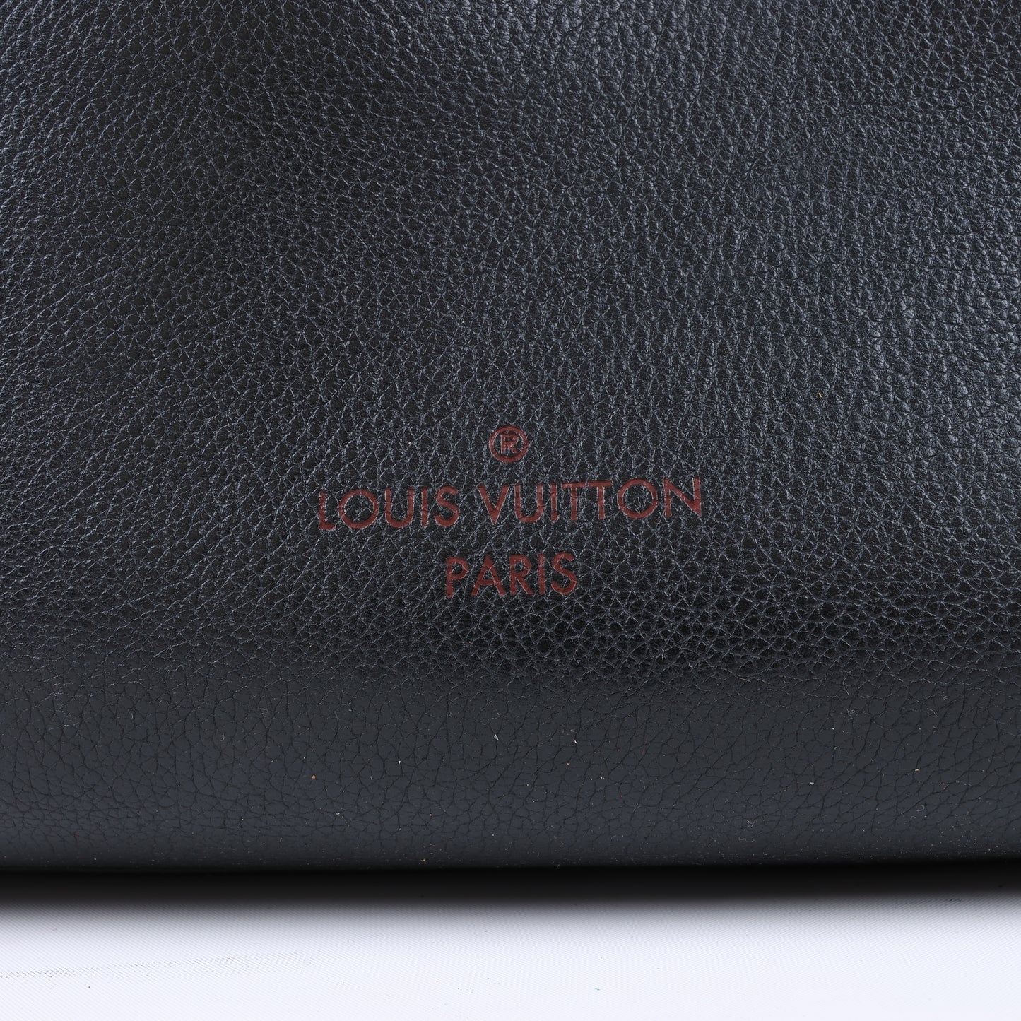 Louis Vuitton Monogram On My Side Handtasche in Marineblau und Kamel M53823