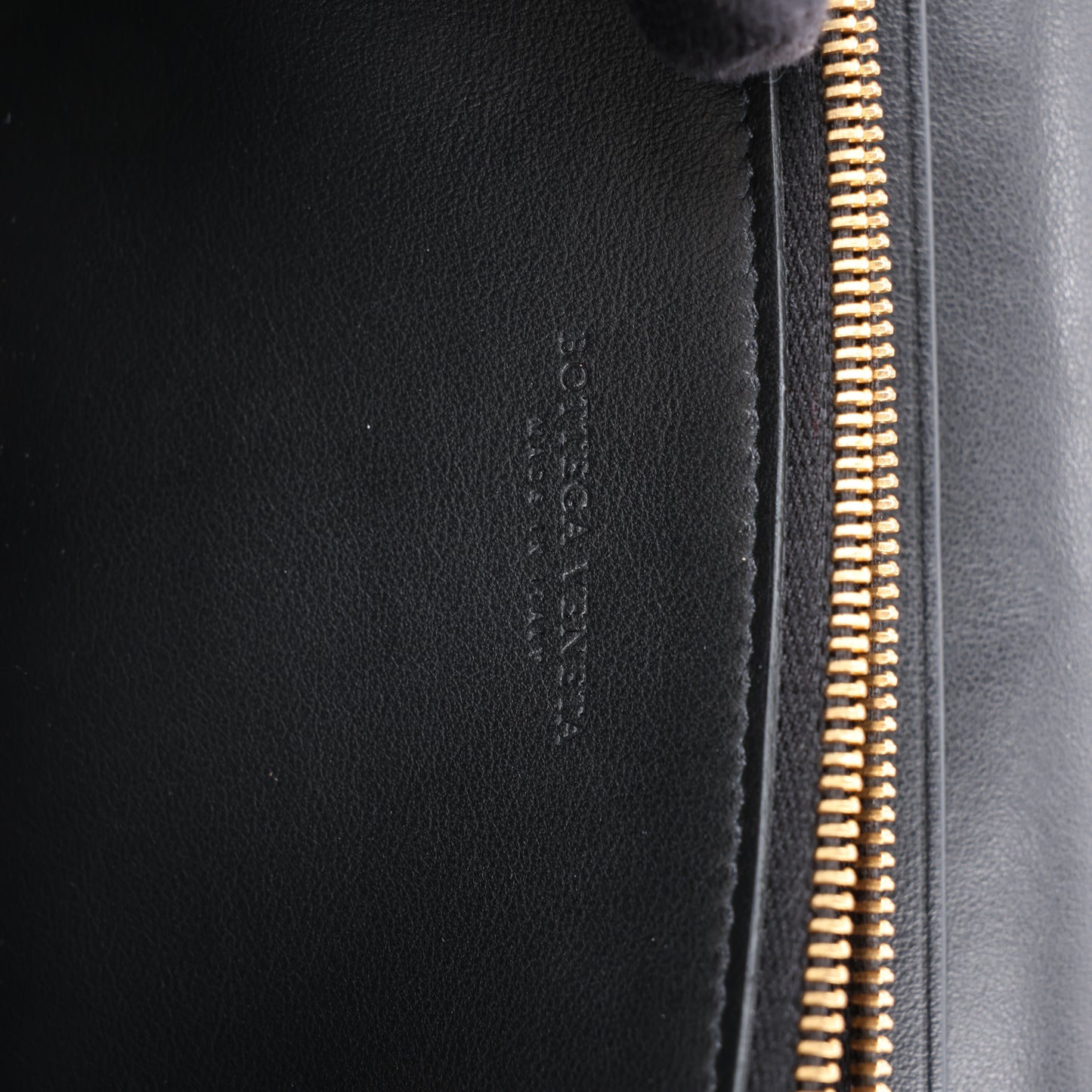 Bottega Veneta – Schwarzes Kontinentalportemonnaie aus glattem Leder