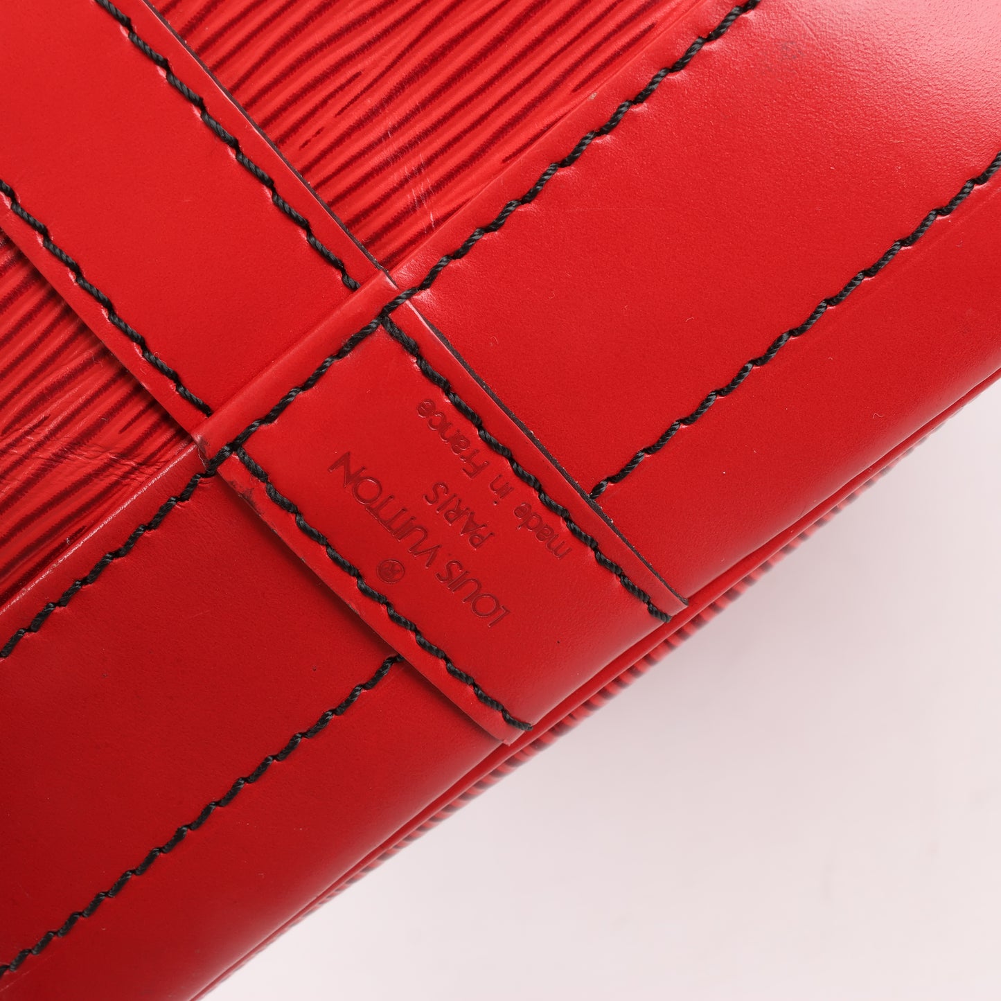 LOUIS VUITTON Epi Leder Noe Umhängetasche in Rot