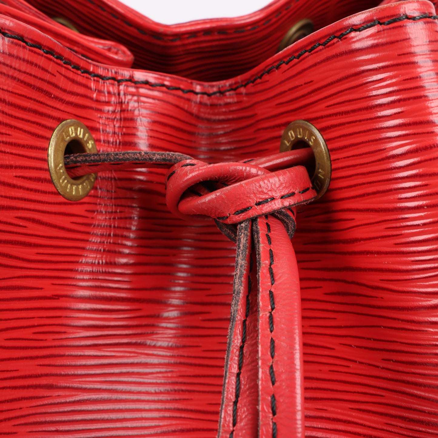 LOUIS VUITTON Epi Leder Noe Umhängetasche in Rot