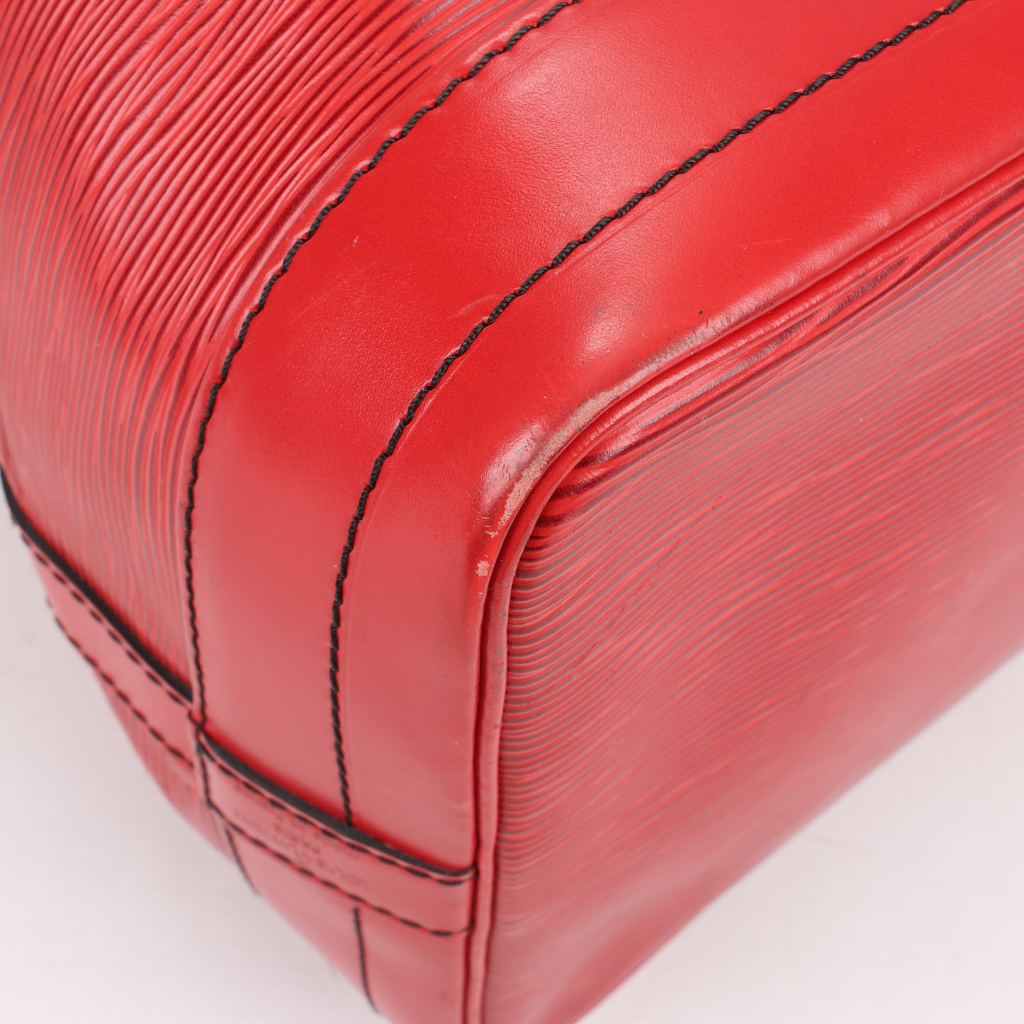 LOUIS VUITTON Epi Leder Noe Umhängetasche in Rot