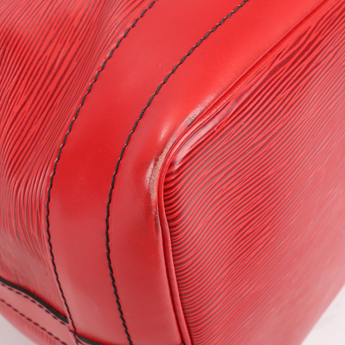 LOUIS VUITTON Epi Leder Noe Umhängetasche in Rot