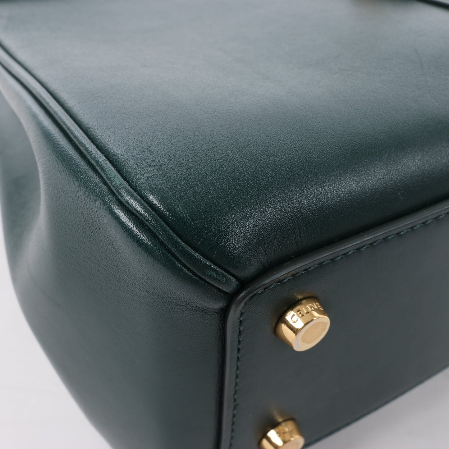 Celine – Sac 16 – Kleine Handtasche aus glattem Kalbsleder in Grün