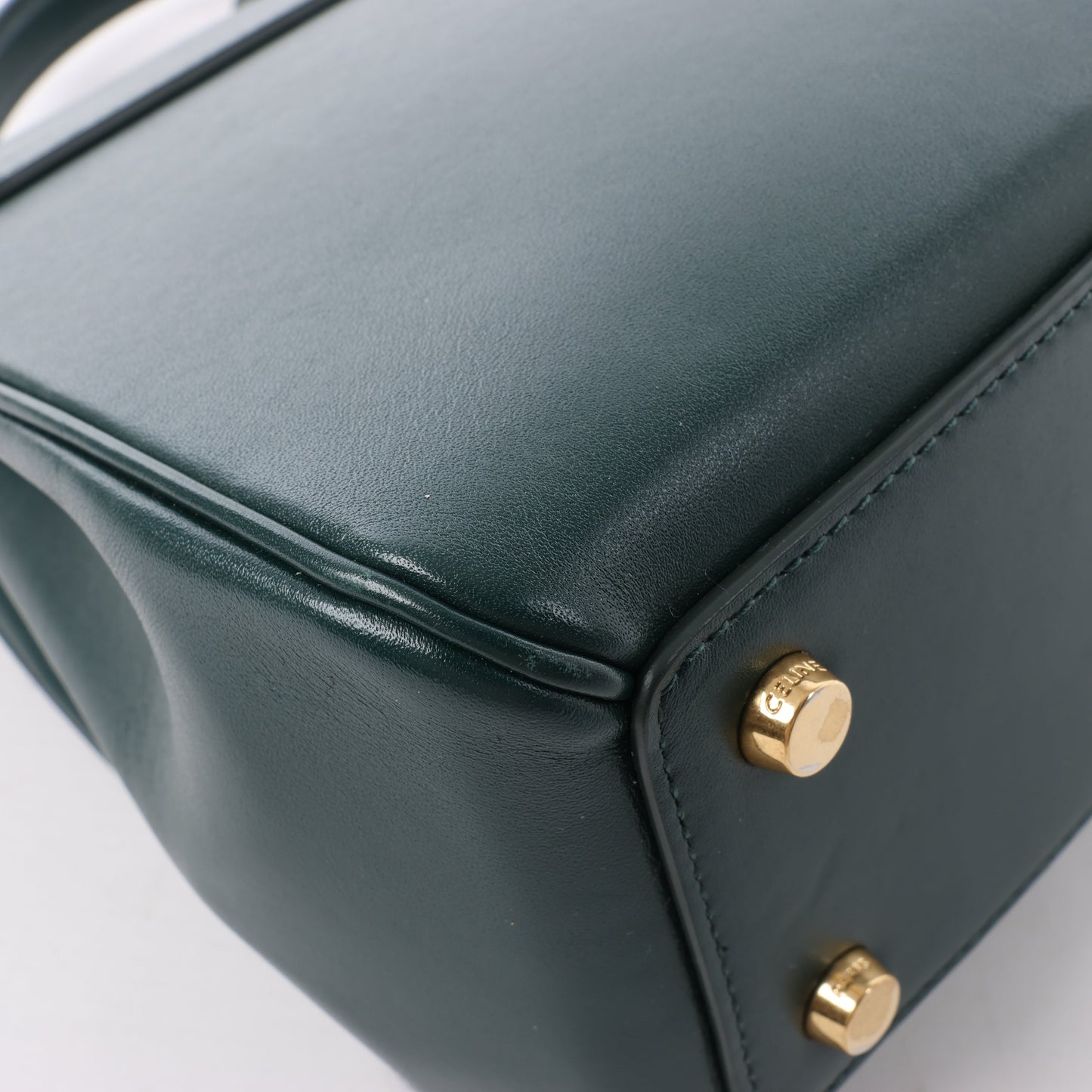 Celine – Sac 16 – Kleine Handtasche aus glattem Kalbsleder in Grün