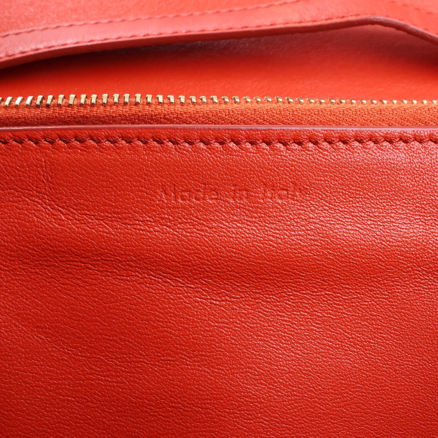 CELINE Classic Box mittelgroße Umhängetasche aus rotem Leder