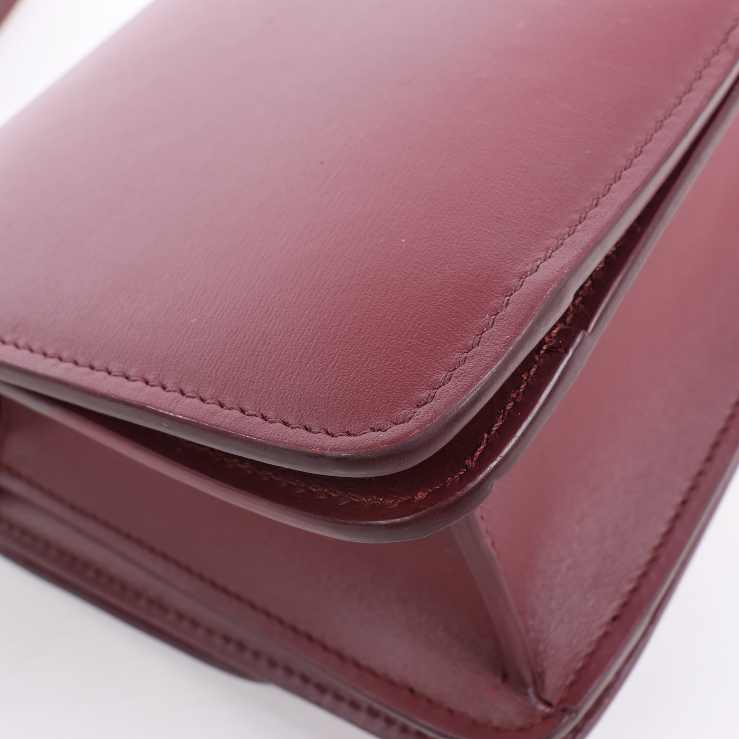 Celine – Classic Box – Kleine Schultertasche aus Leder in Burgunderrot