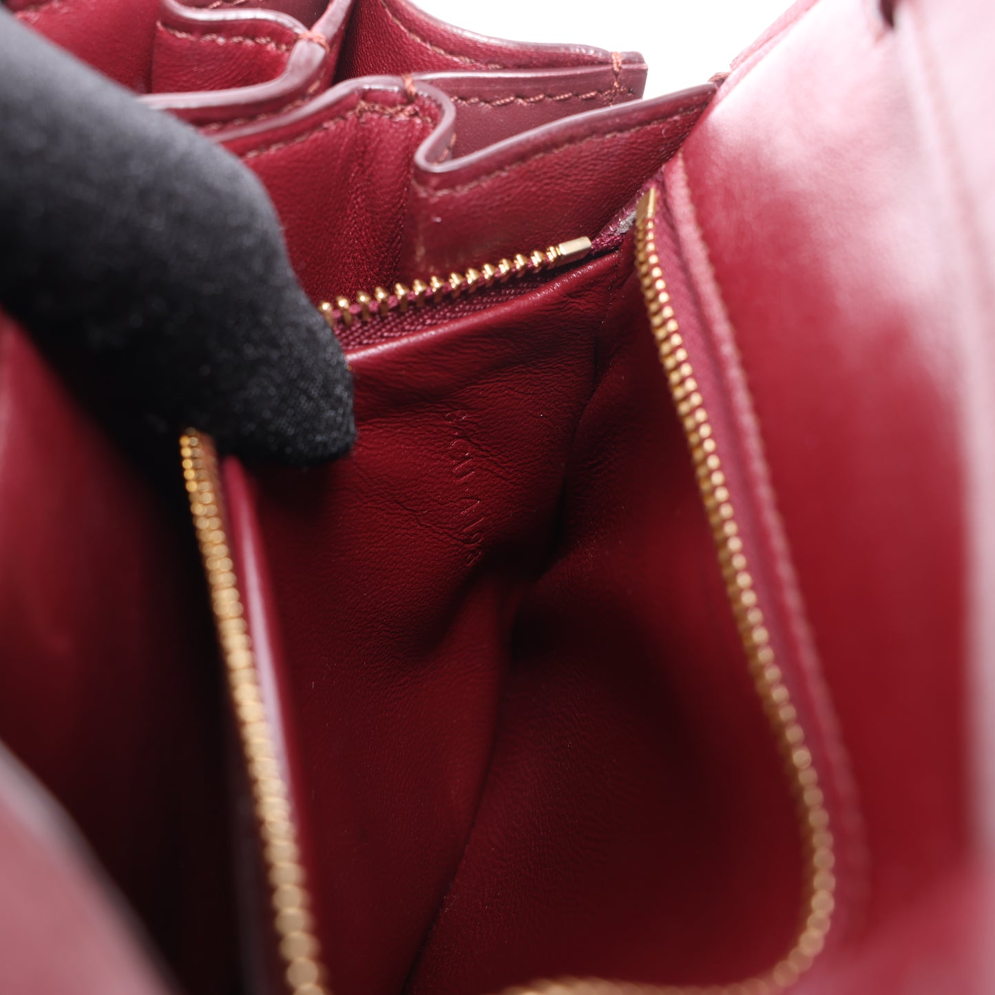 Celine – Classic Box – Kleine Schultertasche aus Leder in Burgunderrot