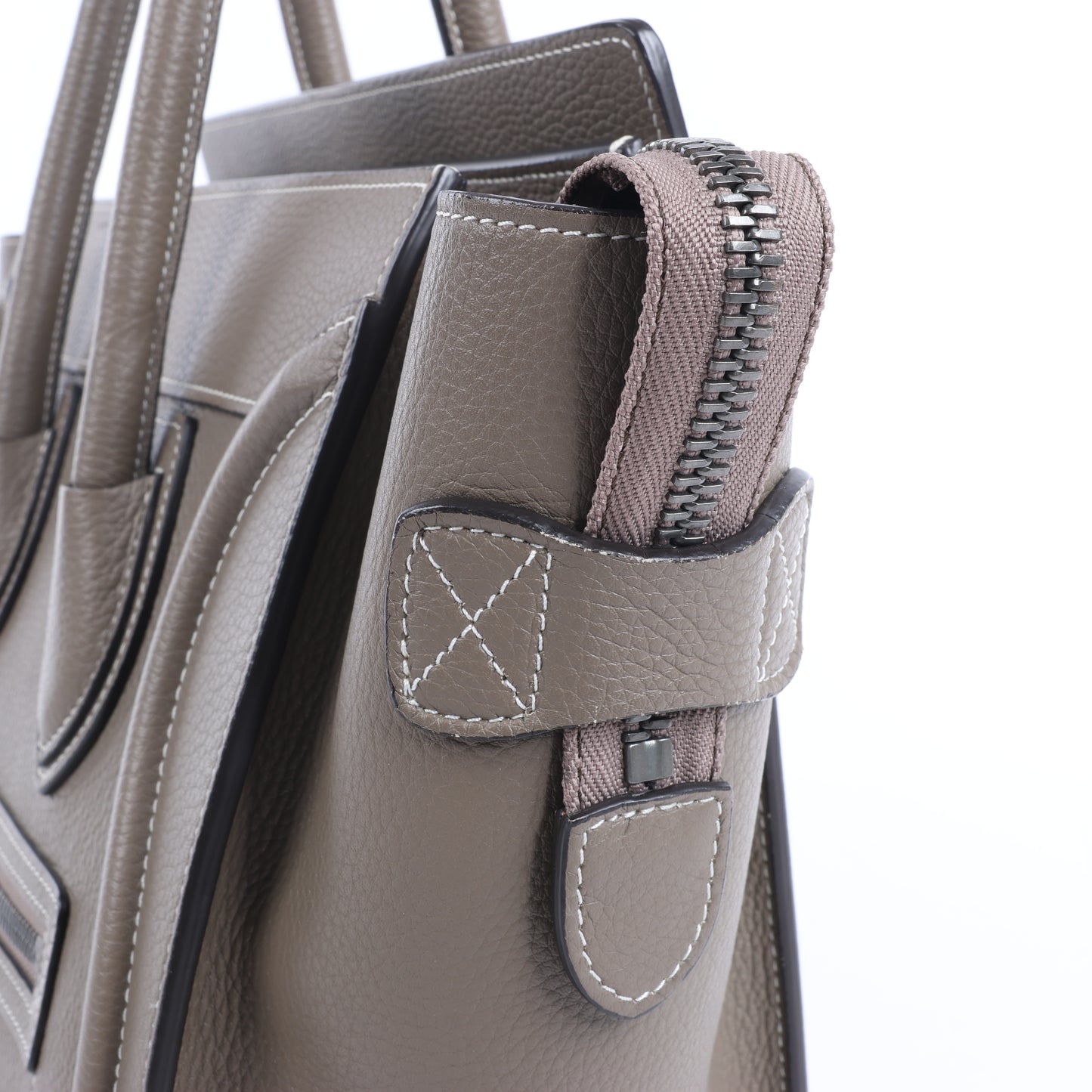 CELINE Luggage Micro Lederhandtasche in Greige
