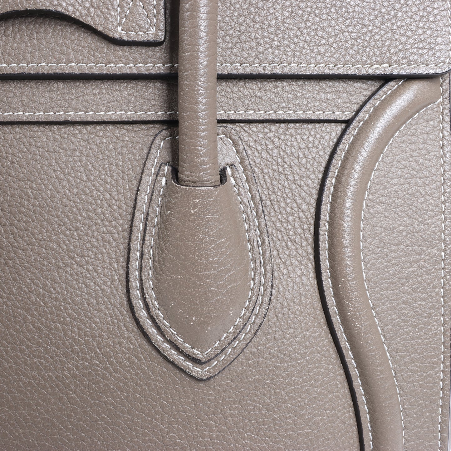 CELINE Luggage Micro Lederhandtasche in Greige