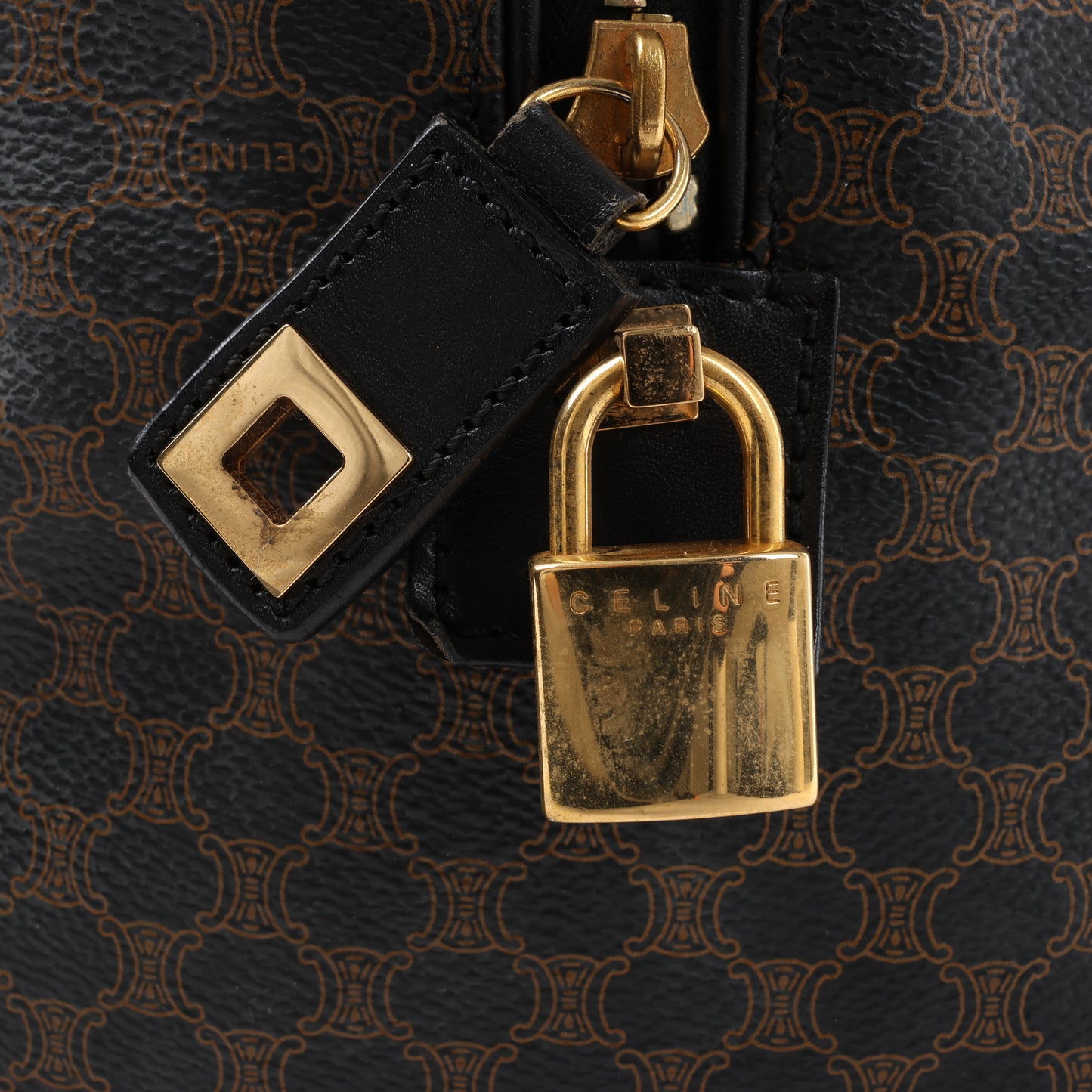 Celine Macadam Boston Reisetasche aus PVC und Leder in Schwarz × Braun