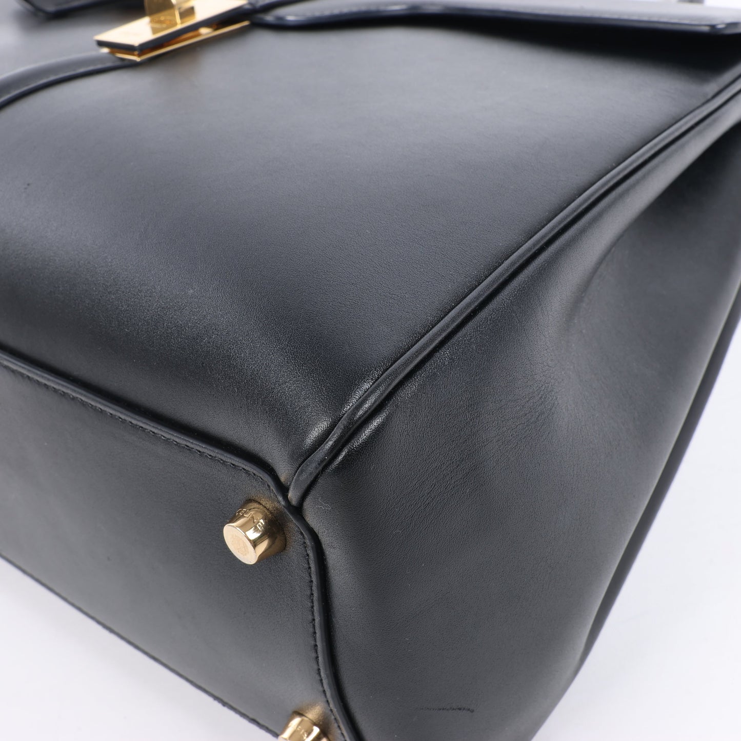 Celine – Sac 16 – Mittlere 2-Wege-Handtasche aus glattem Leder in Schwarz