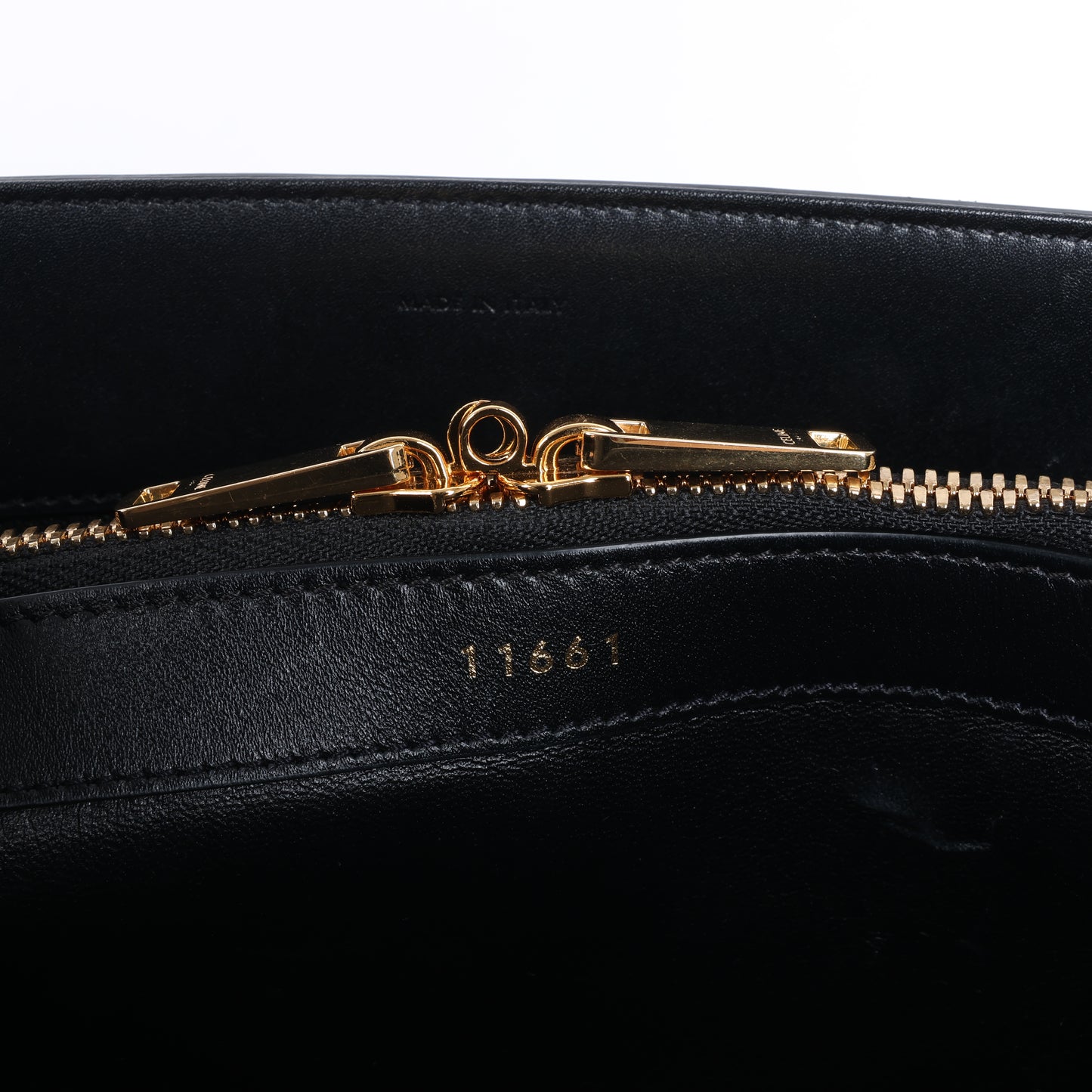 Celine – Sac 16 – Mittlere 2-Wege-Handtasche aus glattem Leder in Schwarz