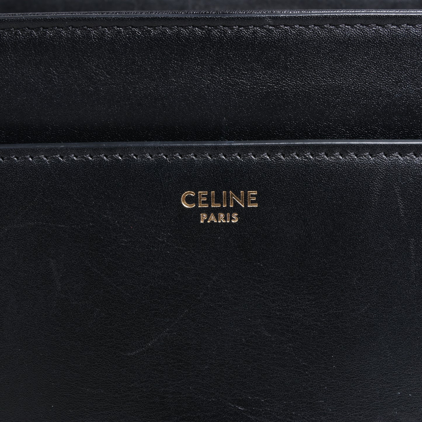 Celine – Sac 16 – Mittlere 2-Wege-Handtasche aus glattem Leder in Schwarz