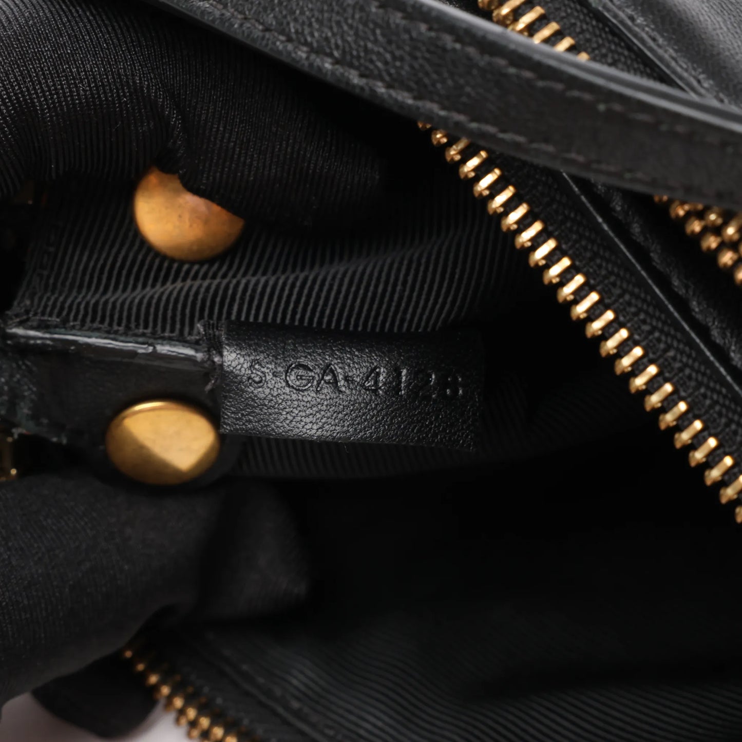 Celine Trio – Kleine Umhängetasche aus schwarzem Leder