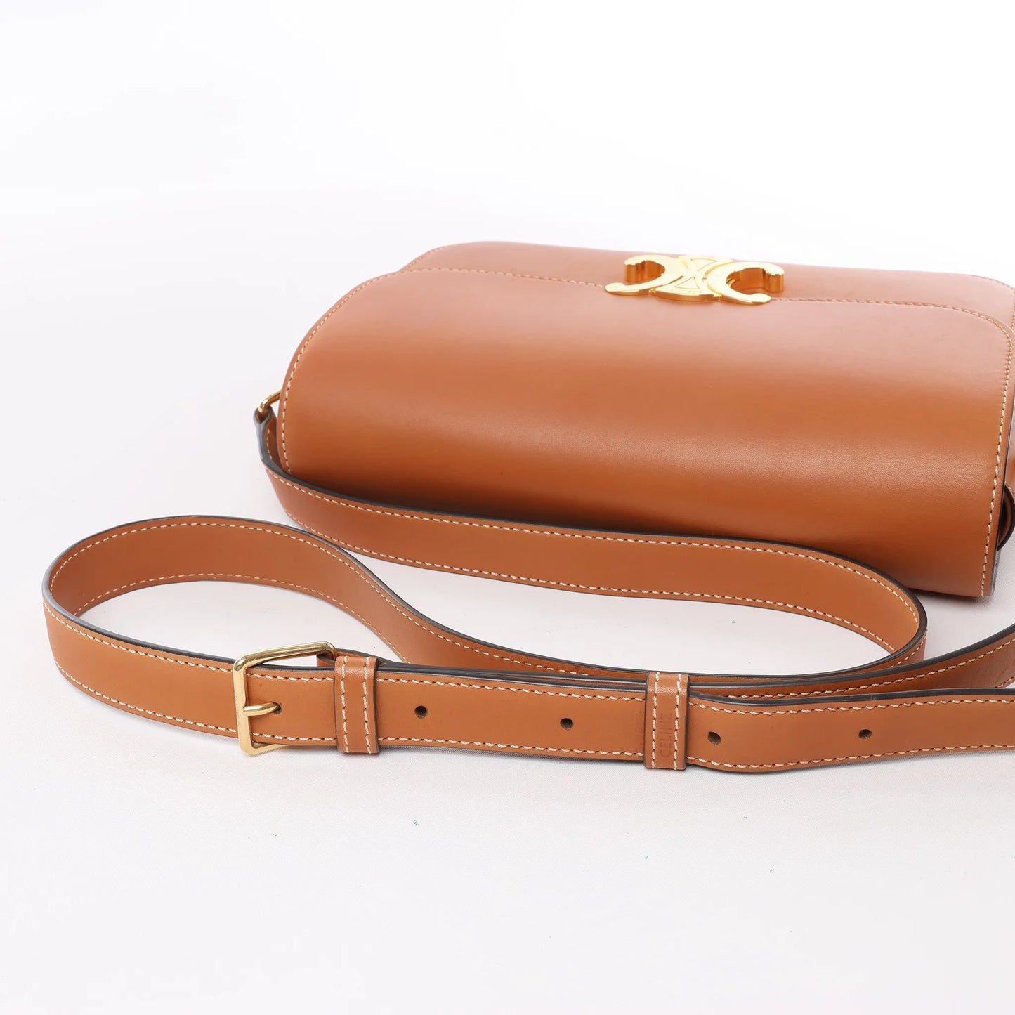 Celine Triomphe Classic Schultertasche aus Leder in Braun