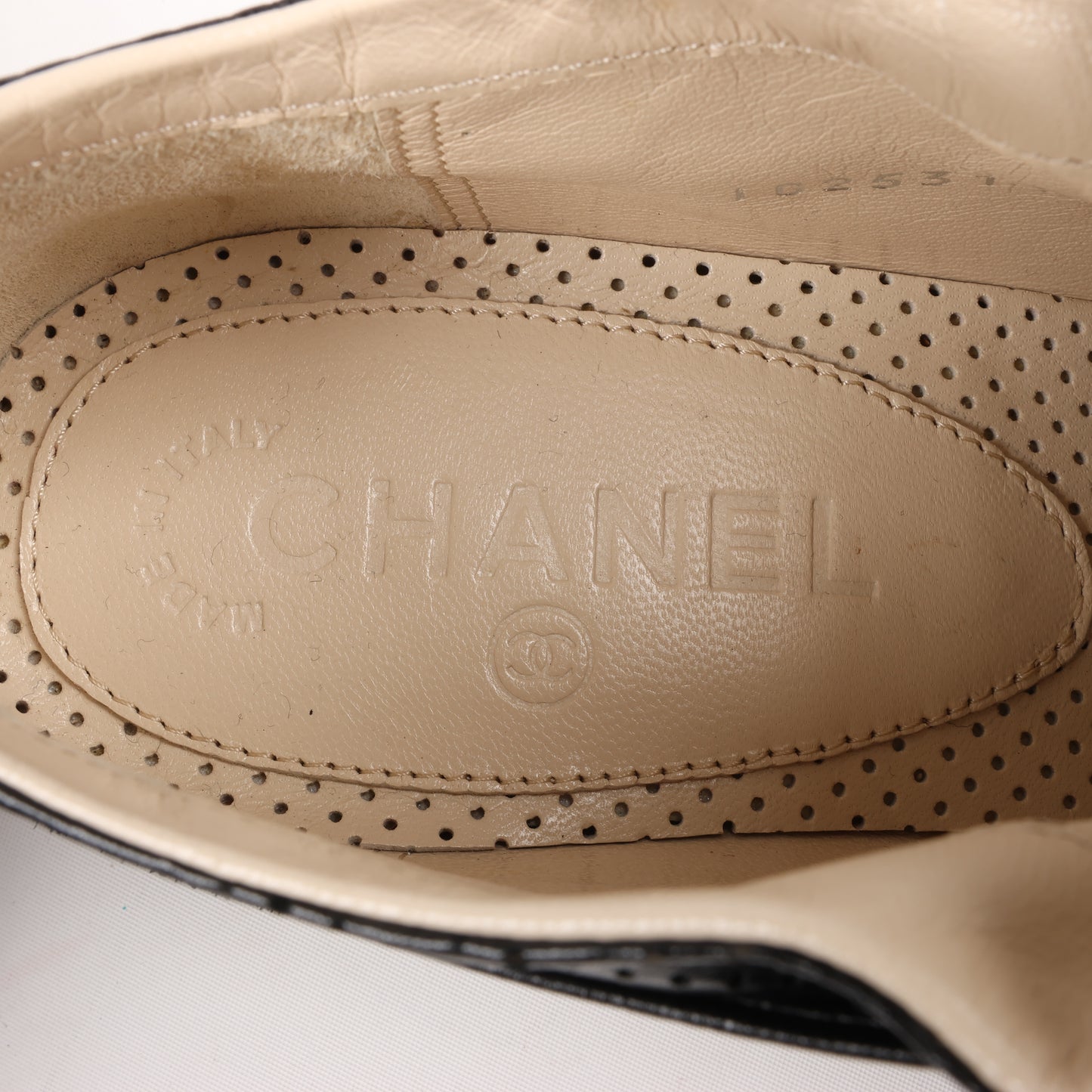 CHANEL Coco Mark 11P Wildleder x Leder Sneakers 37 in Schwarz G25313