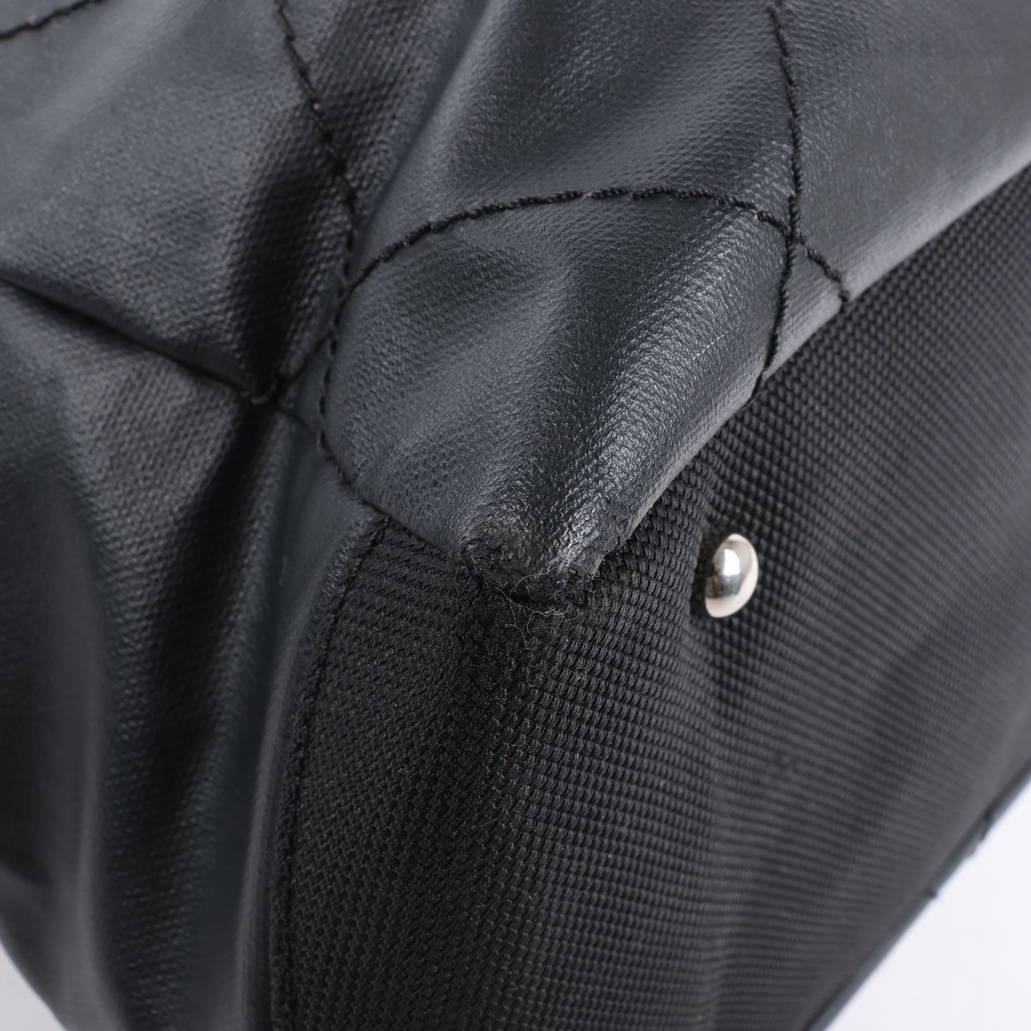 Chanel Paris Biarritz MM Coating Canvas Umhängetasche in Schwarz