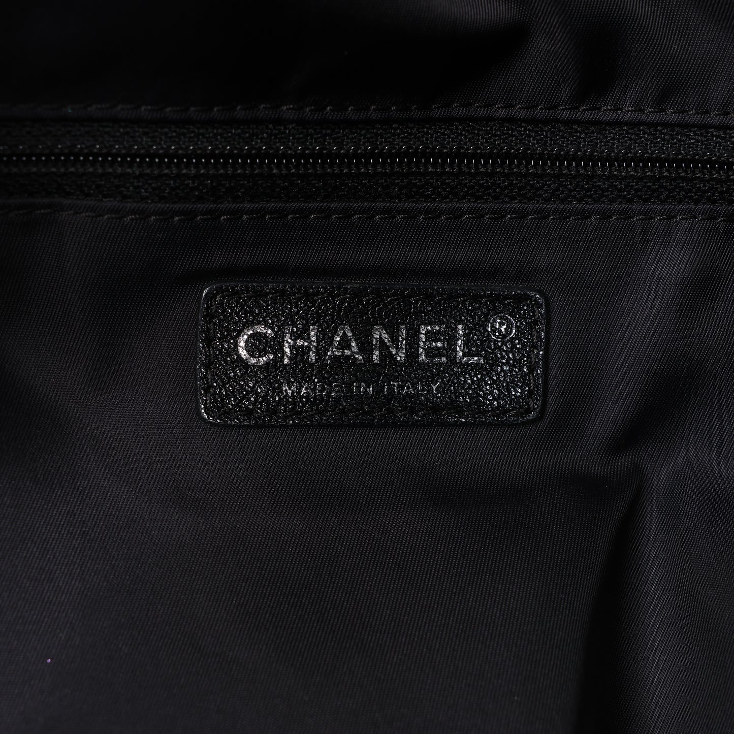 Chanel Paris Biarritz MM Coating Canvas Umhängetasche in Schwarz