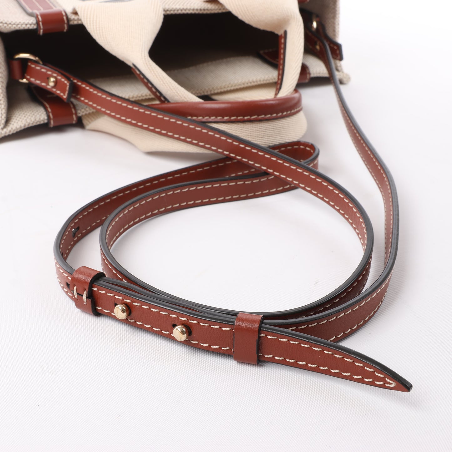 Chloé Woody Kleine 2-Wege-Handtasche aus Canvas und Leder in Beige x Braun