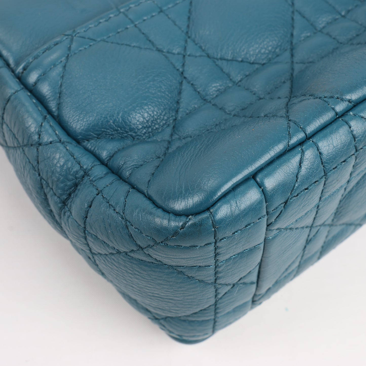 Christian Dior – Caro – Schultertasche aus blauem Leder mit Kettenriemen