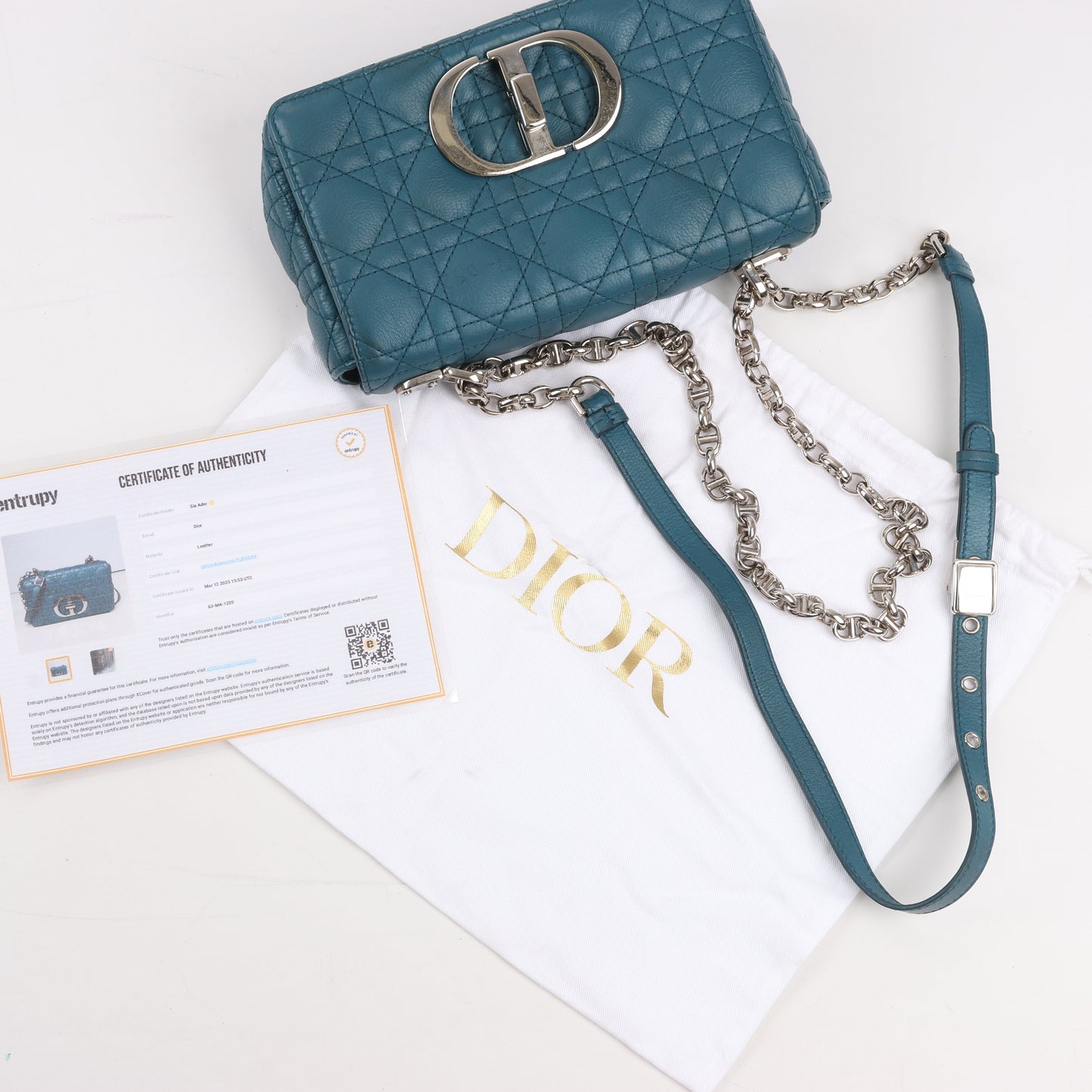 Christian Dior – Caro – Schultertasche aus blauem Leder mit Kettenriemen