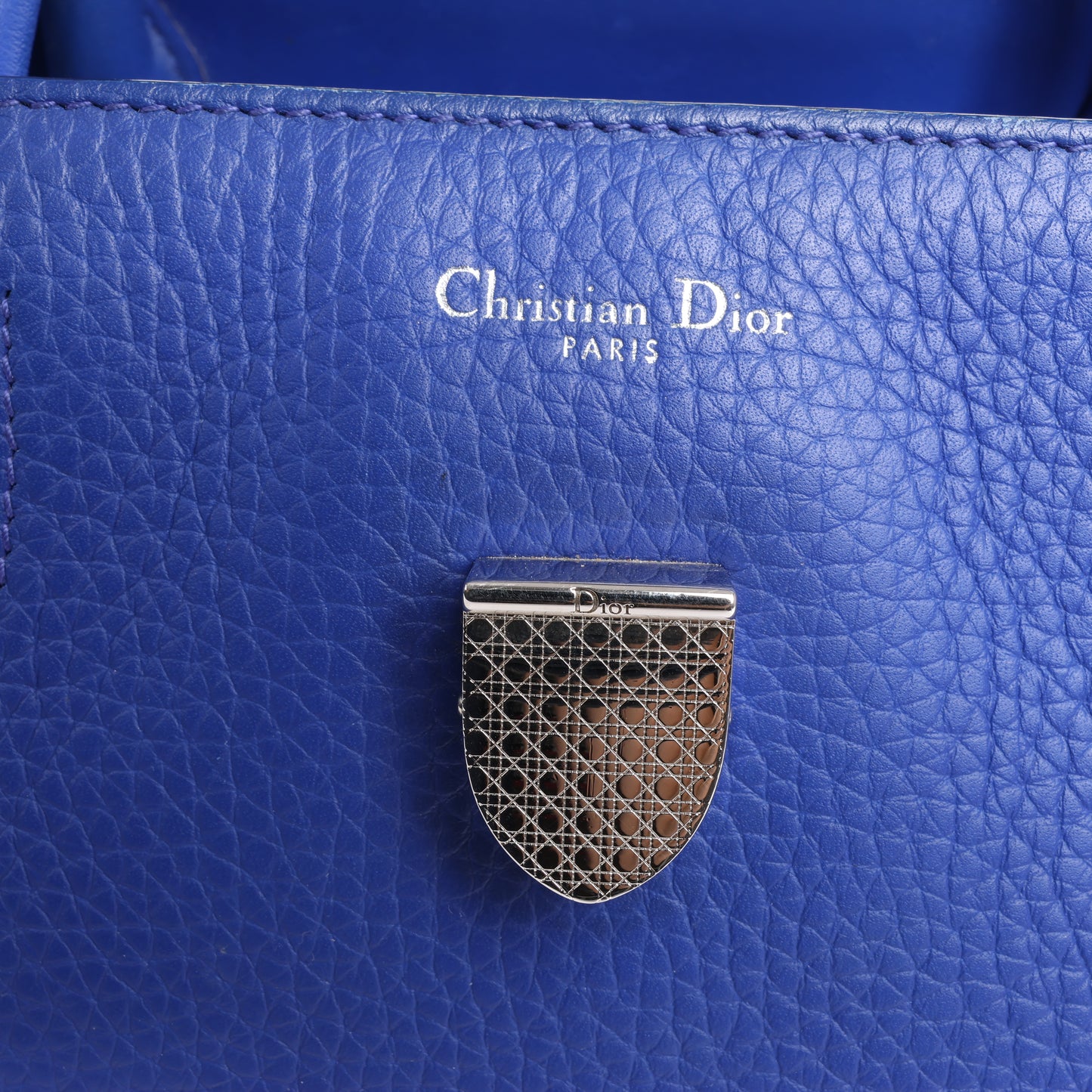 Christian Dior Diorever – Mittlere 2-Wege-Handtasche aus Leder in Blau
