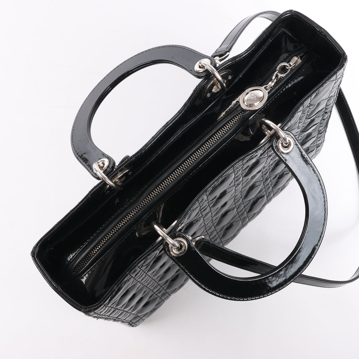 Christian Dior – Große Cannage-Handtasche aus Lackleder in Schwarz
