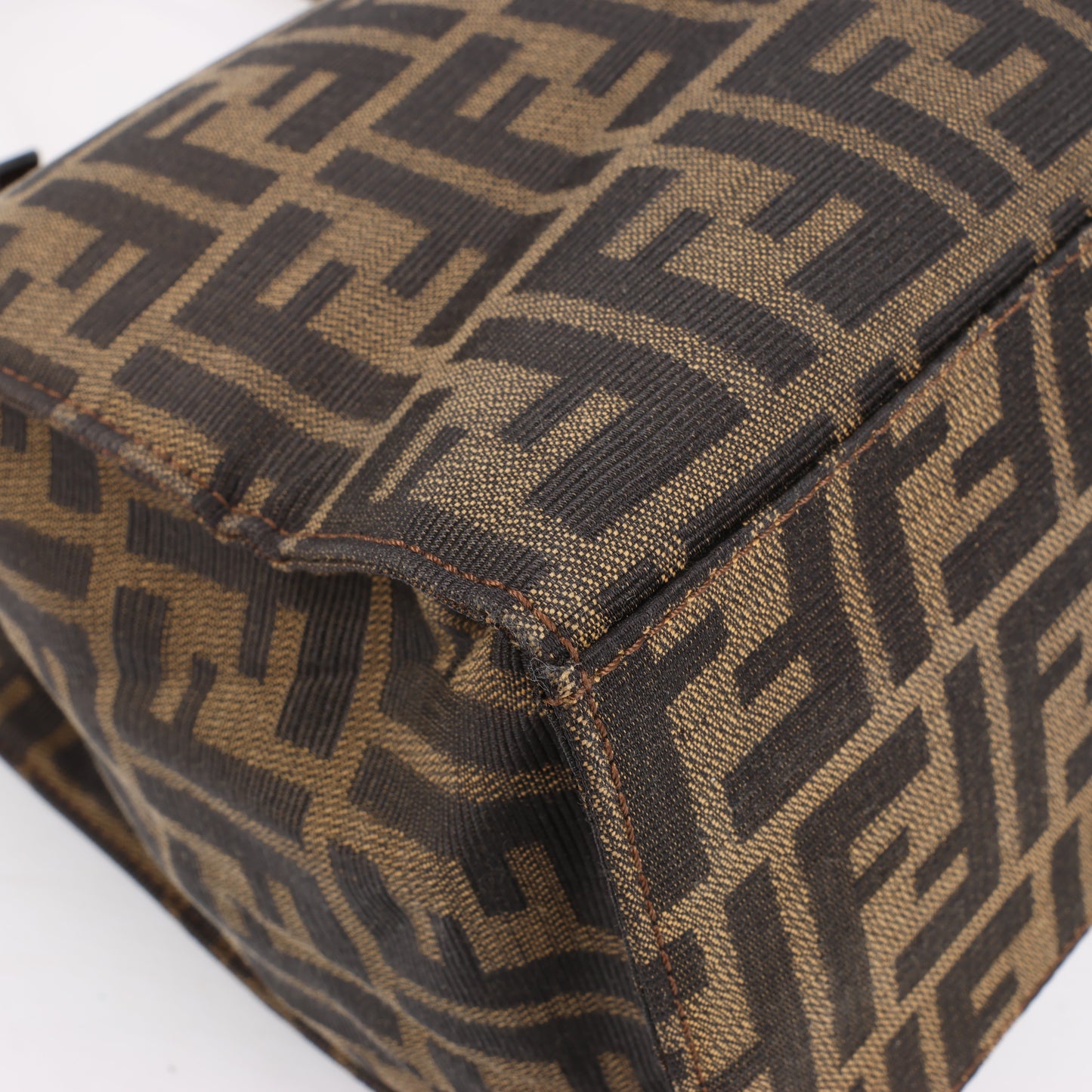 FENDI – Zucchino Mamma Bucket-Umhängetasche aus Canvas und Leder in Braun