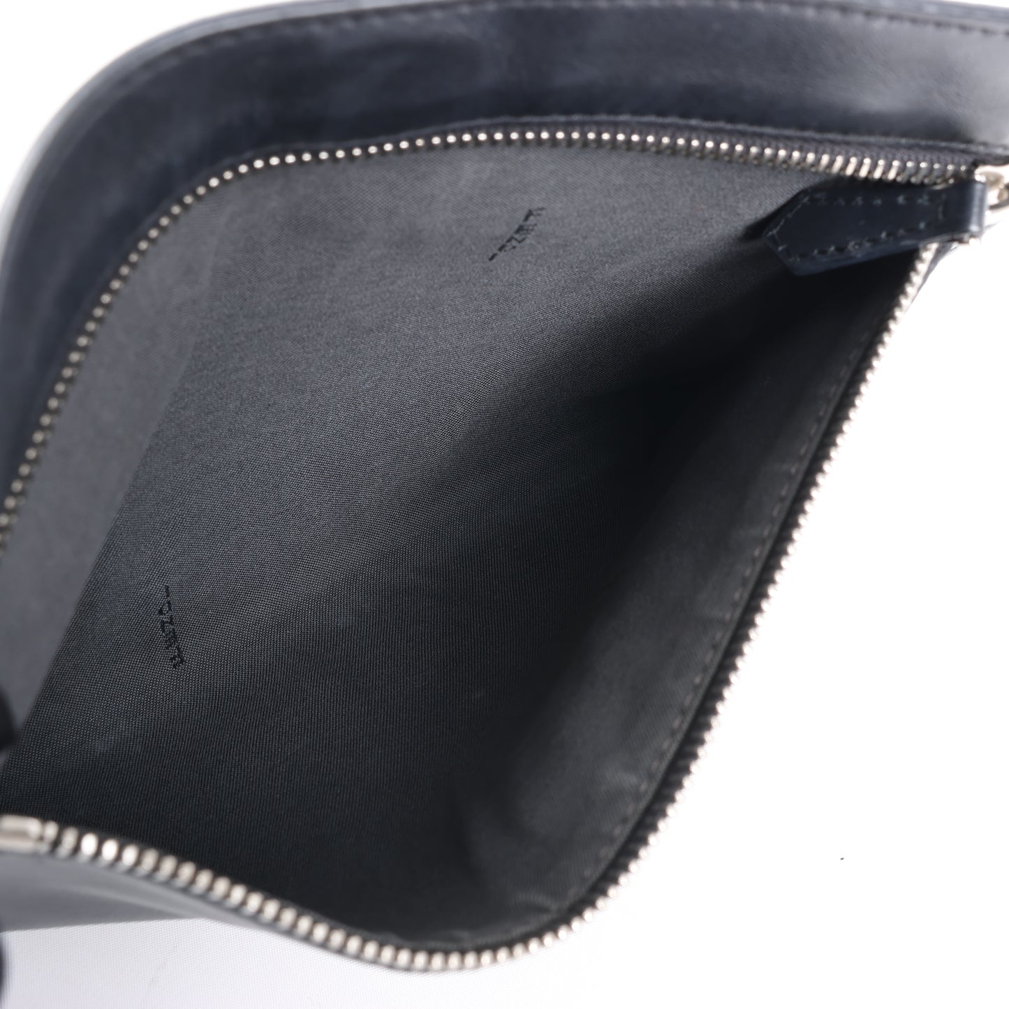 Fendi – Dotcom – Halb-Schultertasche aus schwarzem Leder mit Kettenriemen