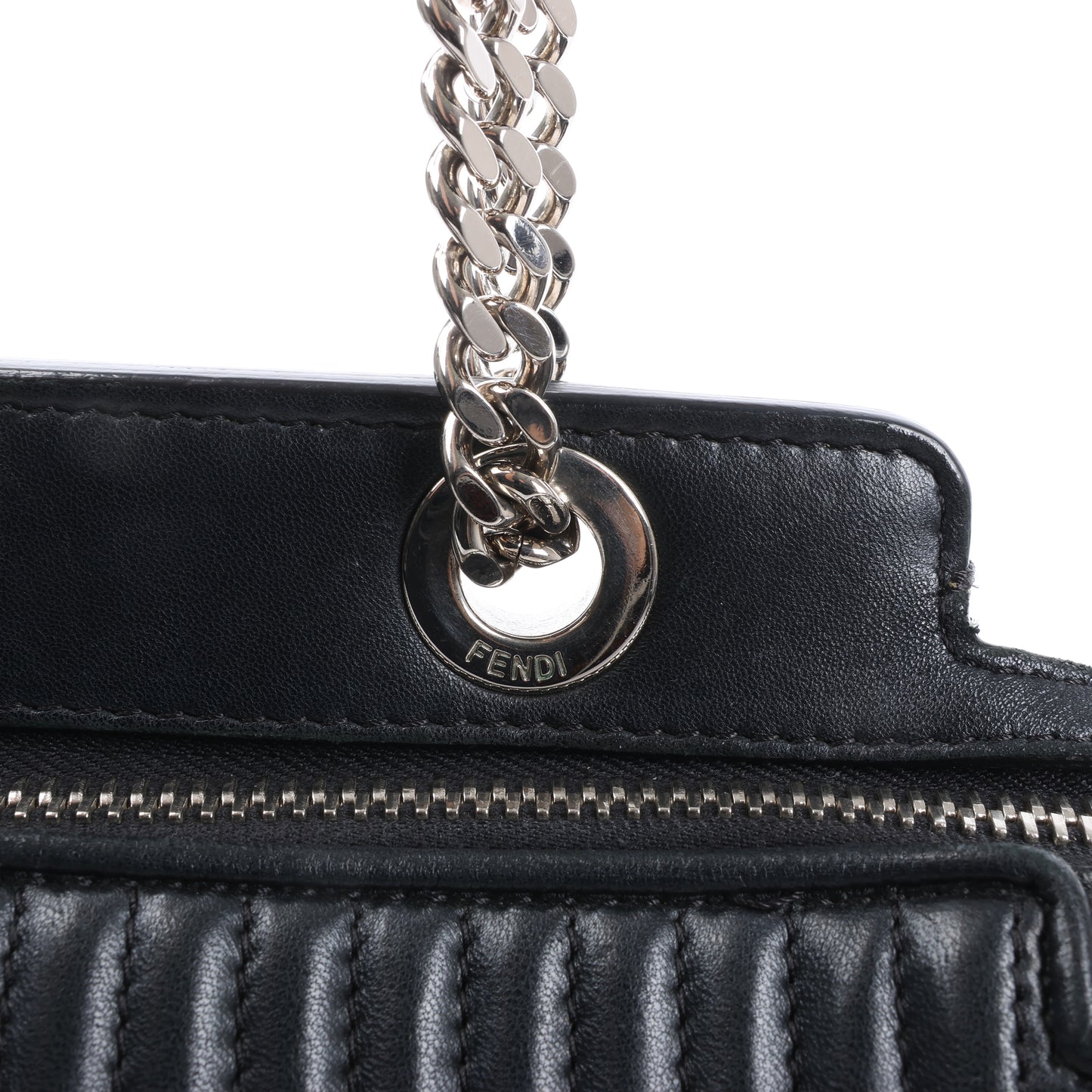 Fendi – Dotcom – Halb-Schultertasche aus schwarzem Leder mit Kettenriemen