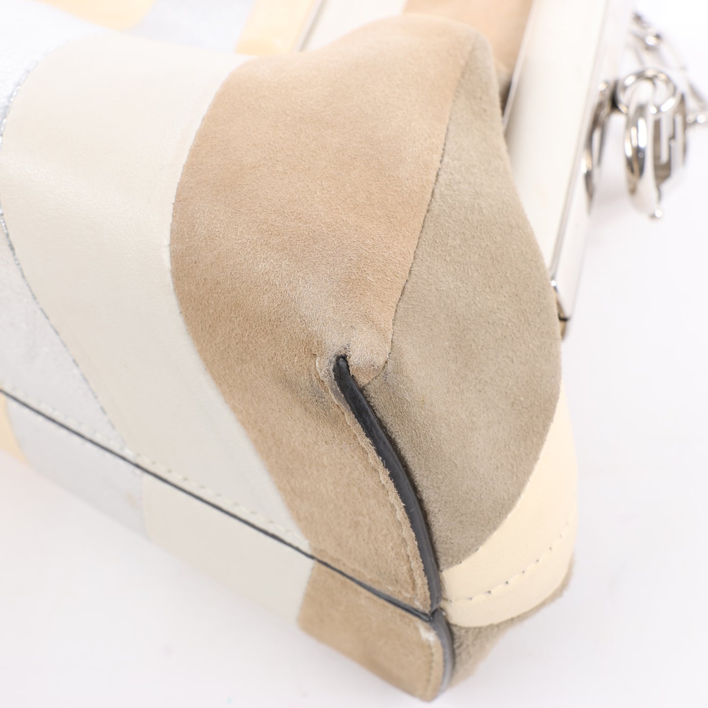 FENDI First Leather x Wildleder-Umhängetasche in Beige 8BP129