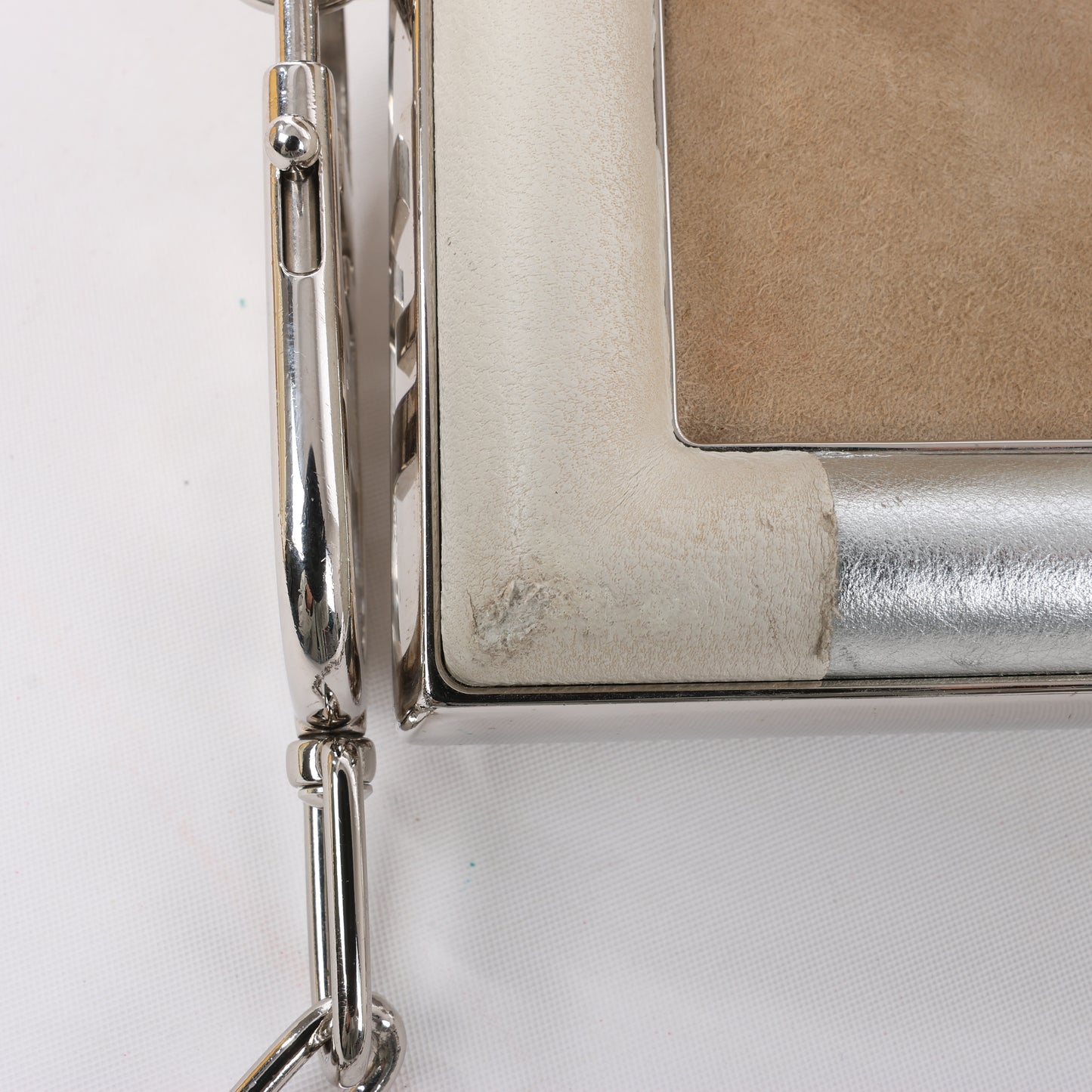 FENDI First Leather x Wildleder-Umhängetasche in Beige 8BP129