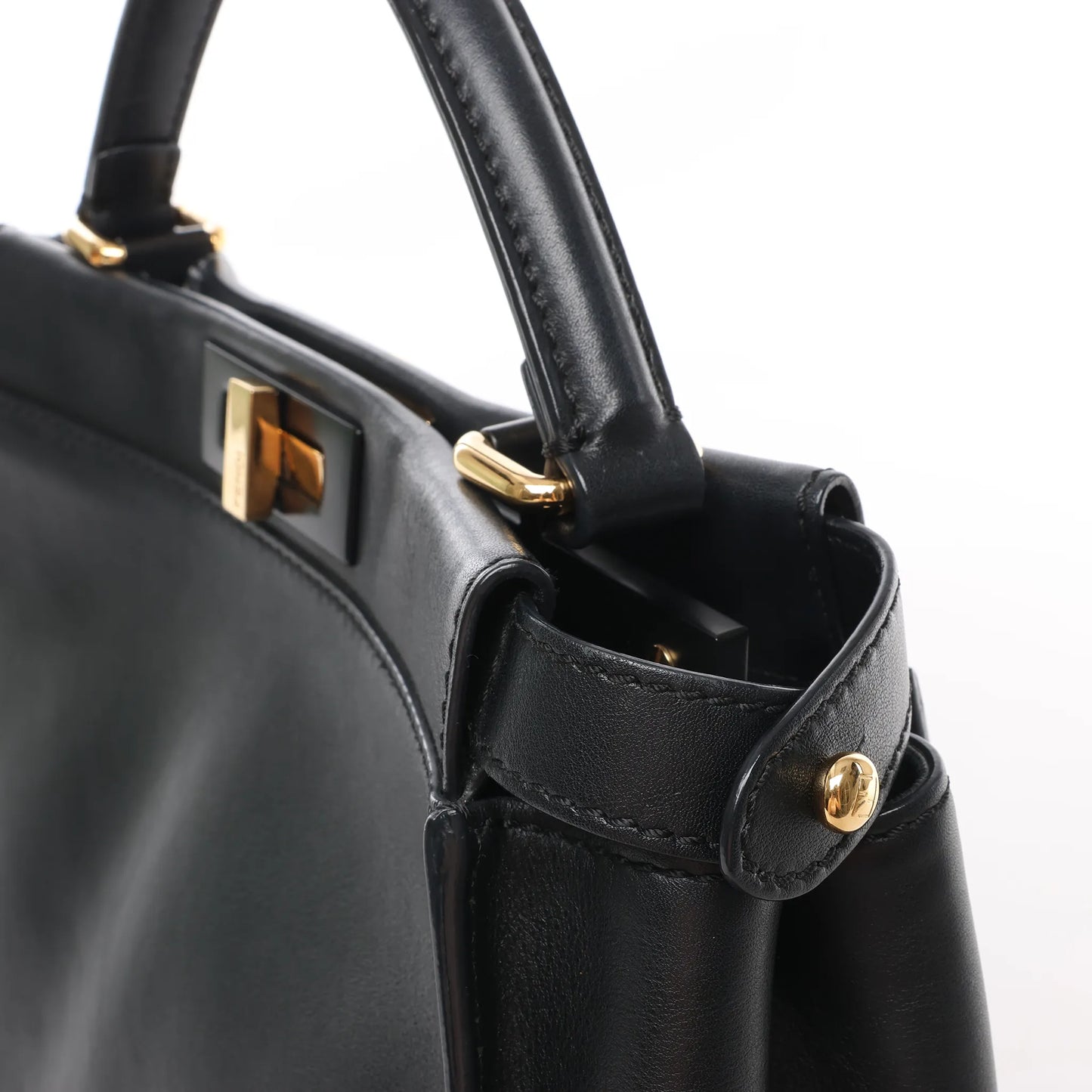 Fendi Peekaboo Regular 2-Wege-Handtasche aus Leder in Schwarz 8BN290