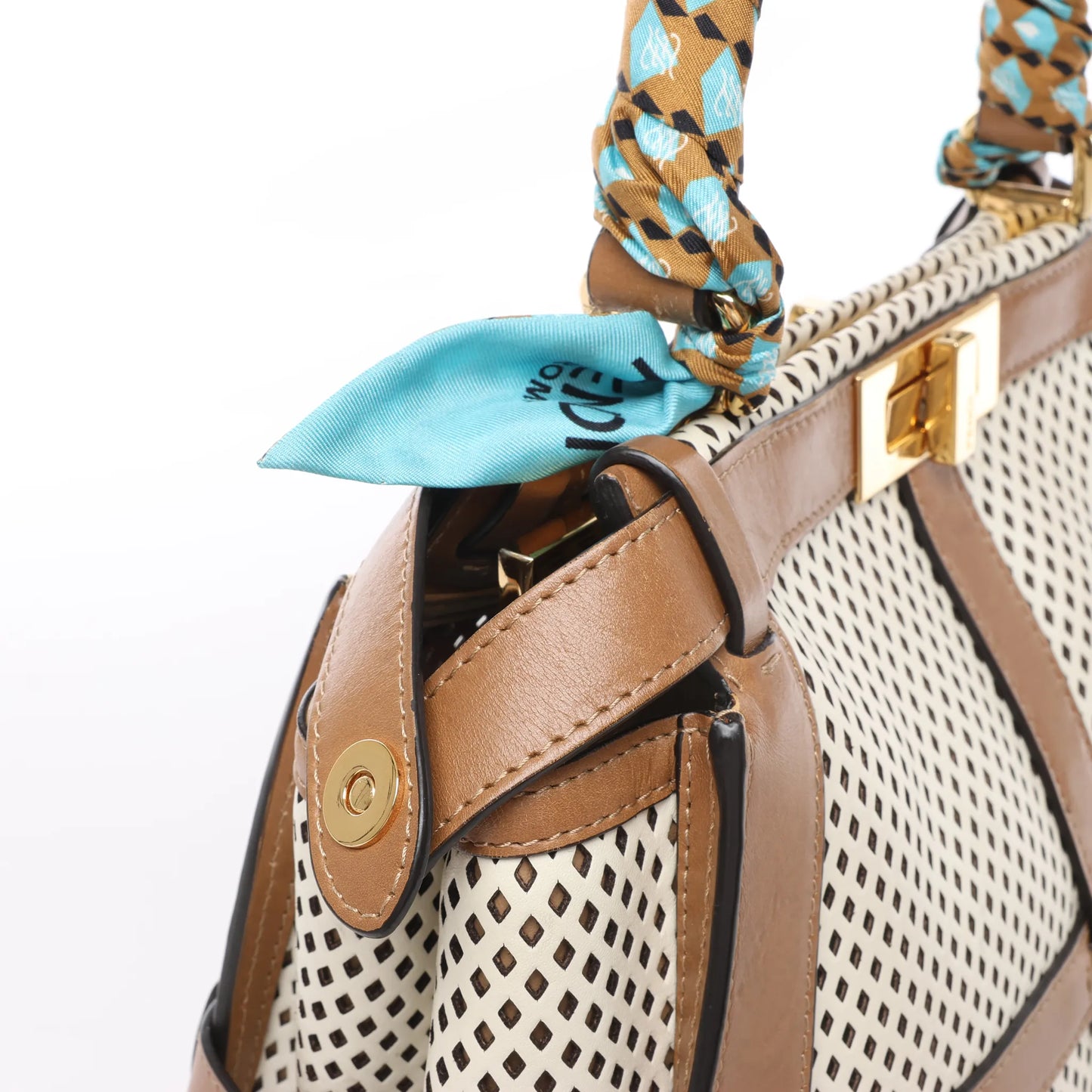 Fendi Peekaboo Regular 2-Wege-Handtasche aus perforiertem Leder in Braun x Beige 8BN290