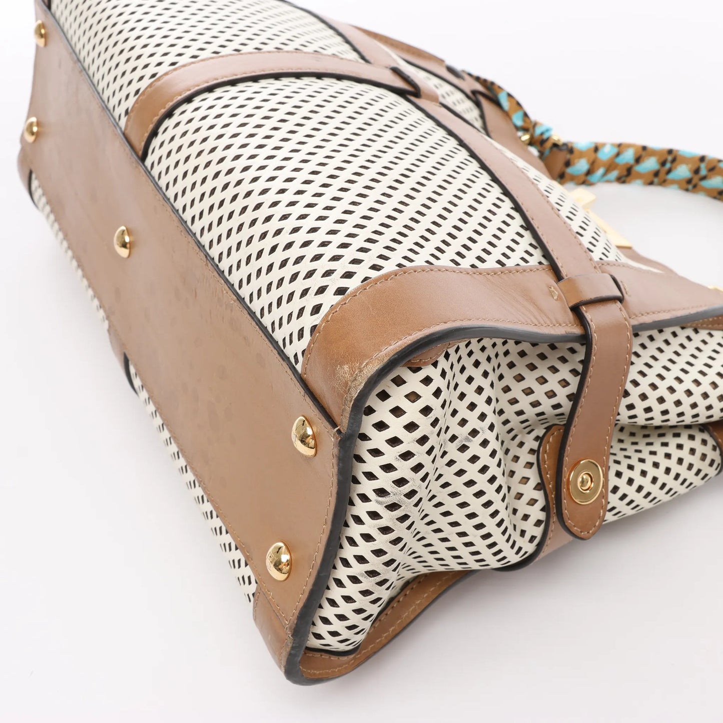 Fendi Peekaboo Regular 2-Wege-Handtasche aus perforiertem Leder in Braun x Beige 8BN290