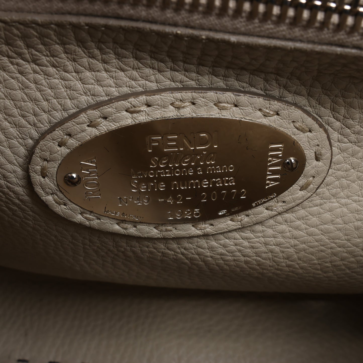 Fendi Peekaboo Regular Selleria Leder 2Way Handtasche in Grau 8BN226