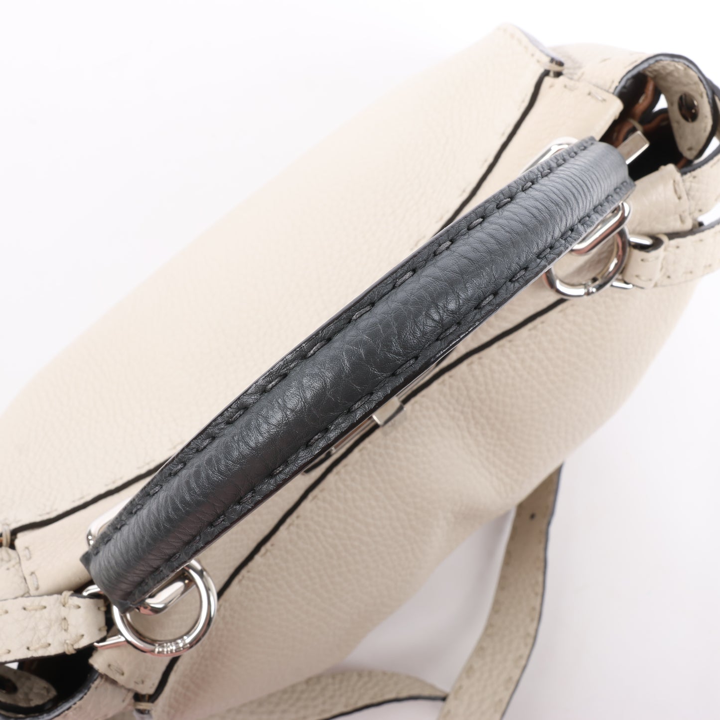 Fendi Peekaboo Regular Selleria Leder 2Way Handtasche in Beige 8BN290