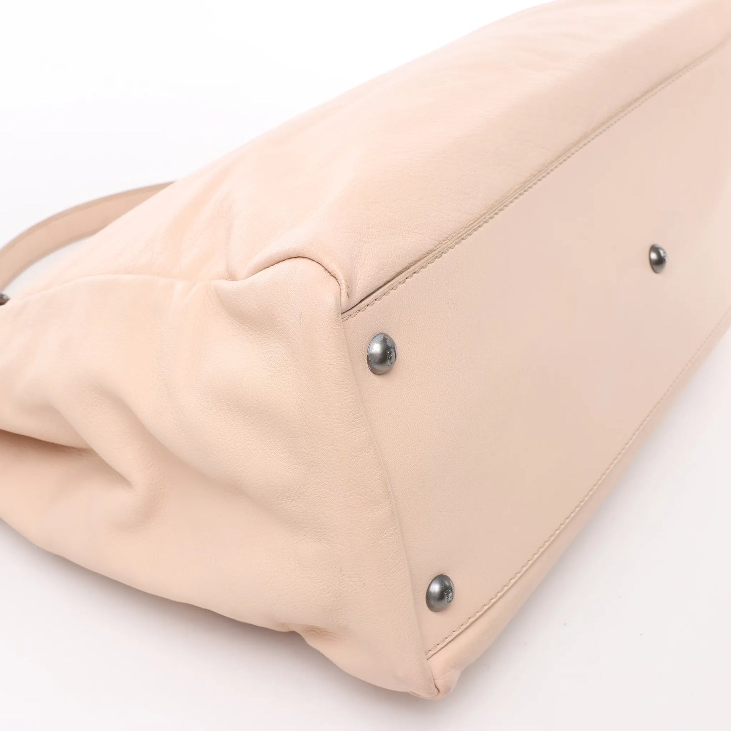 Fendi Peekaboo Große 2-Wege-Handtasche aus Leder in Puderbeige 8BN210