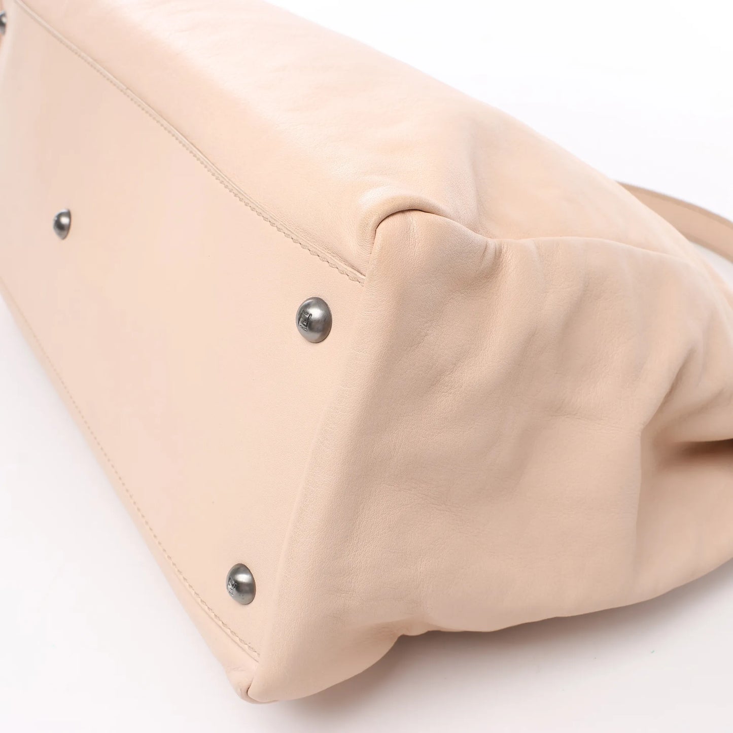 Fendi Peekaboo Große 2-Wege-Handtasche aus Leder in Puderbeige 8BN210