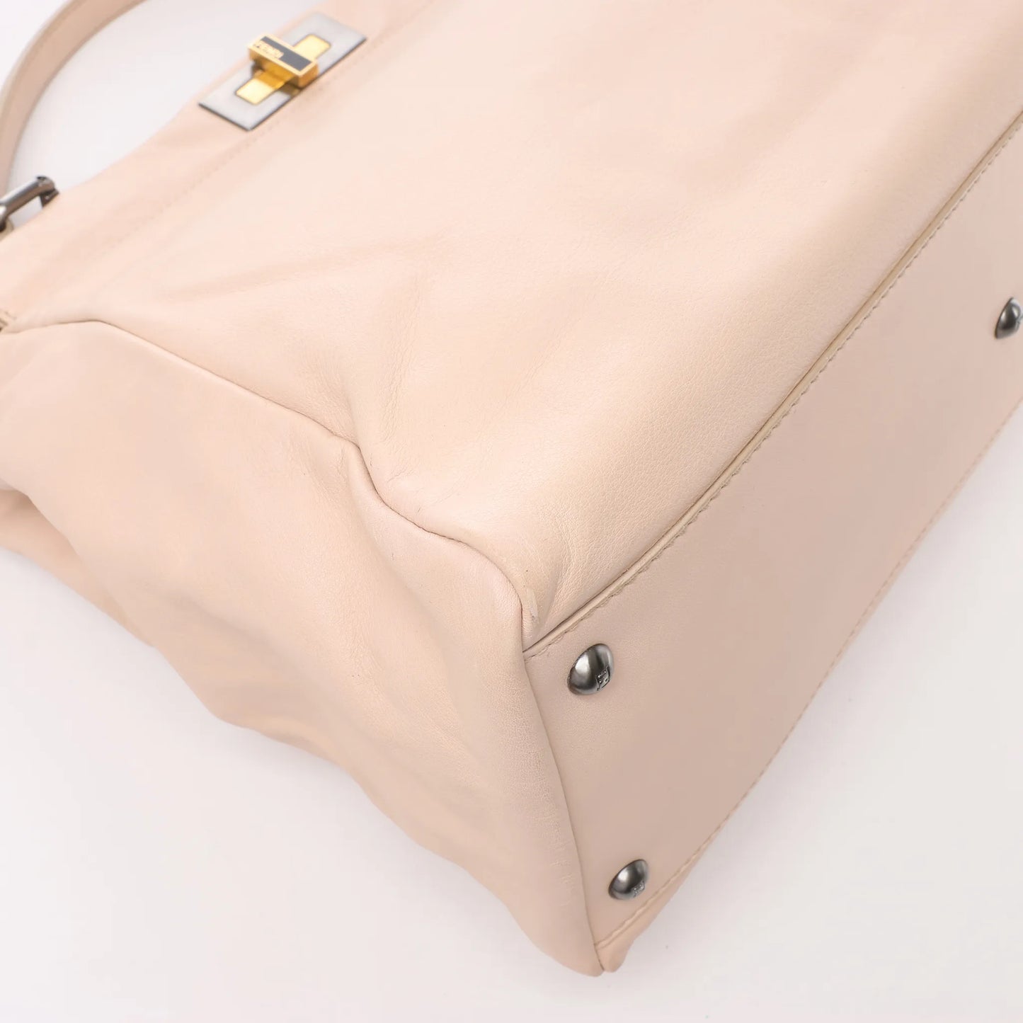 Fendi Peekaboo Große 2-Wege-Handtasche aus Leder in Puderbeige 8BN210